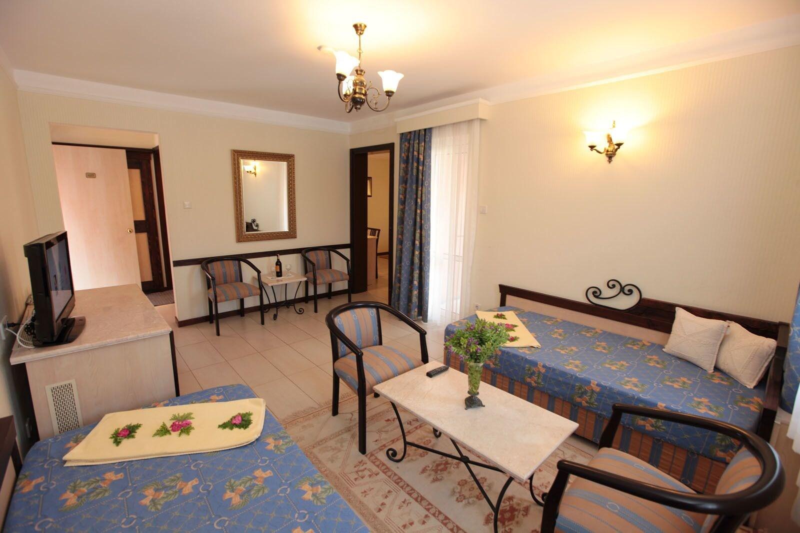 Club Yali & Hotel 5*