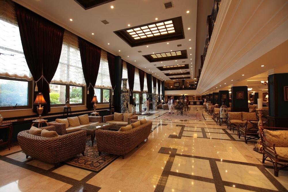 Club Yali &