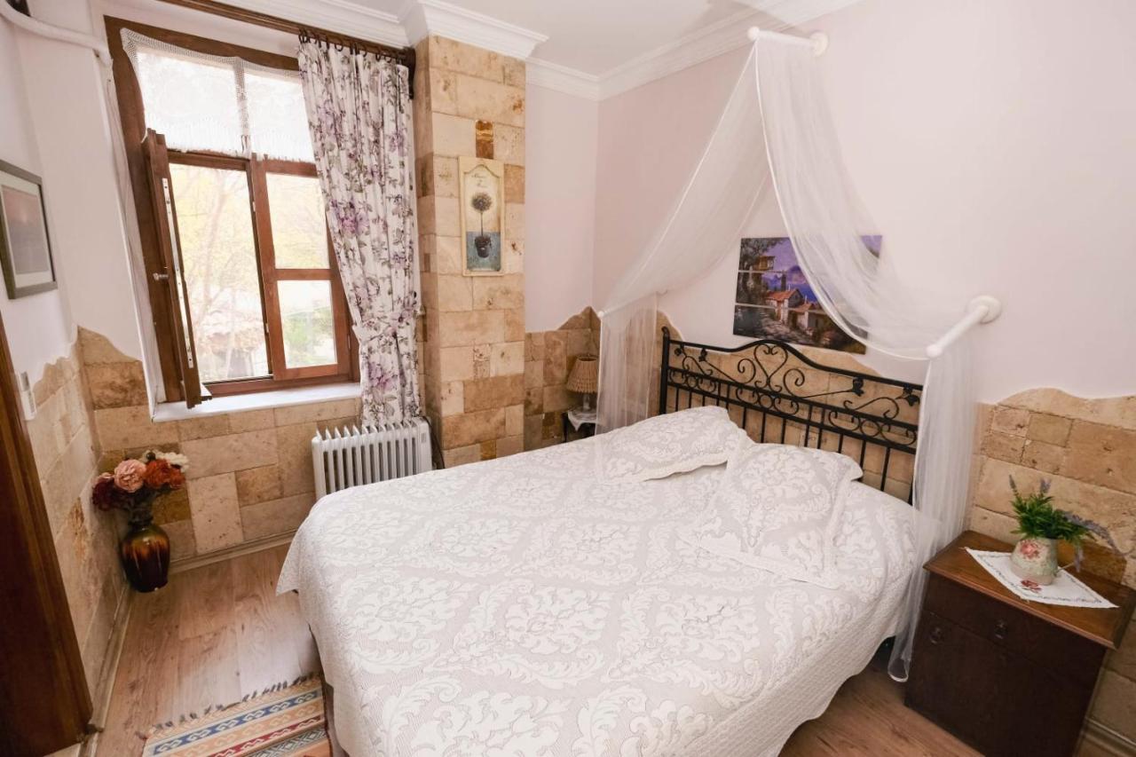 Herakles Bed & Breakfast Cesme