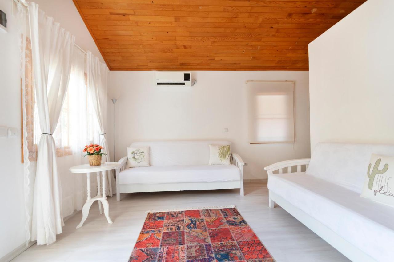 Lukkies Bed & Breakfast Cirali
