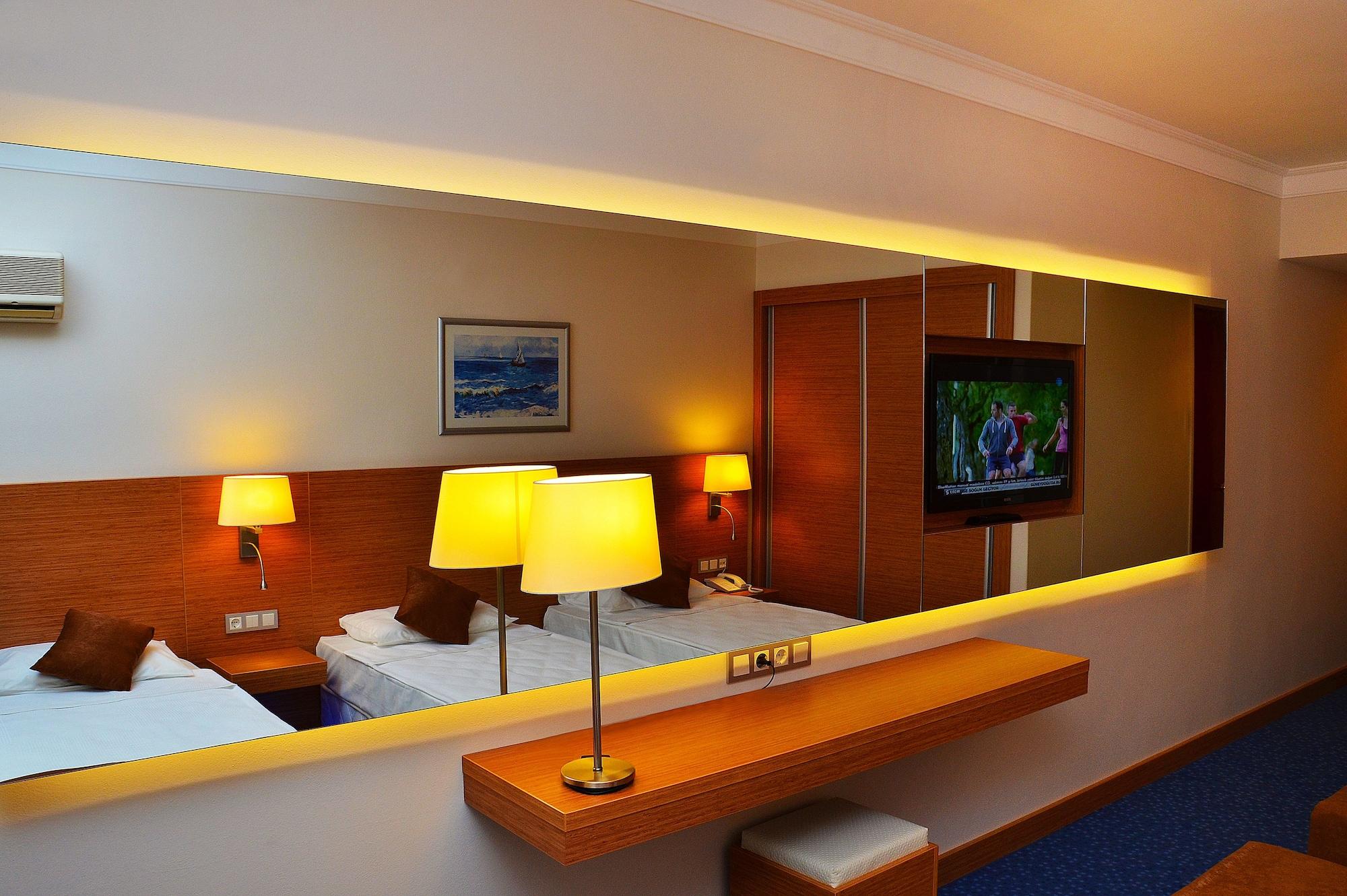 Grand Efe (adults Only)