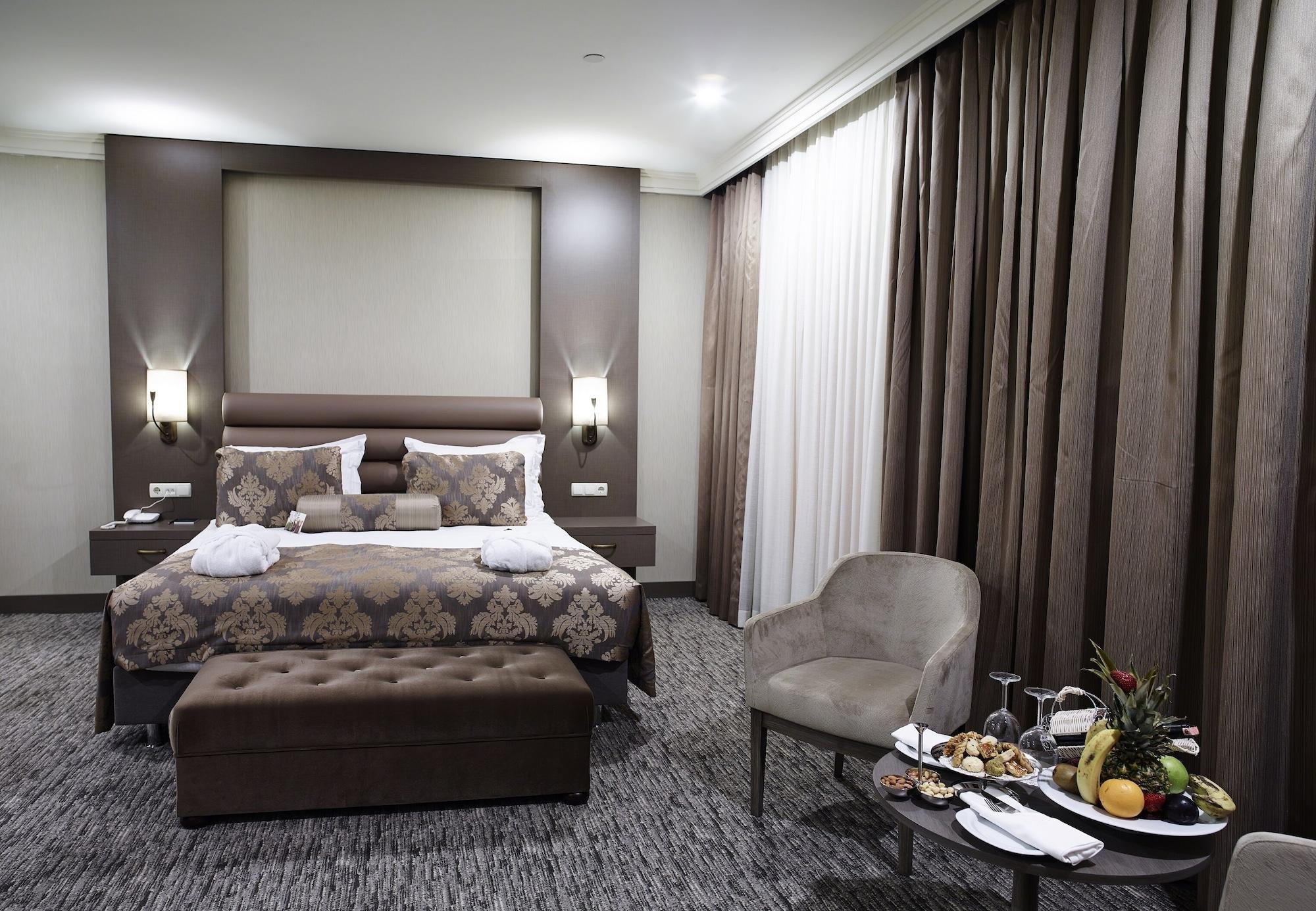 Euro Park Hotel 5*