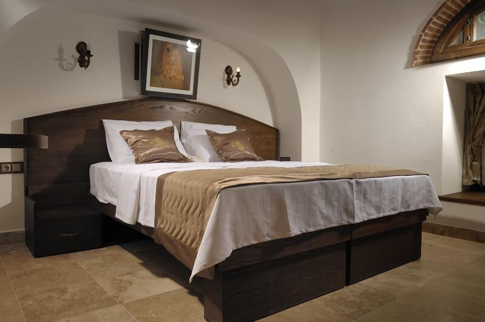 Kanuni Kervansaray Historical Hotel Cesme