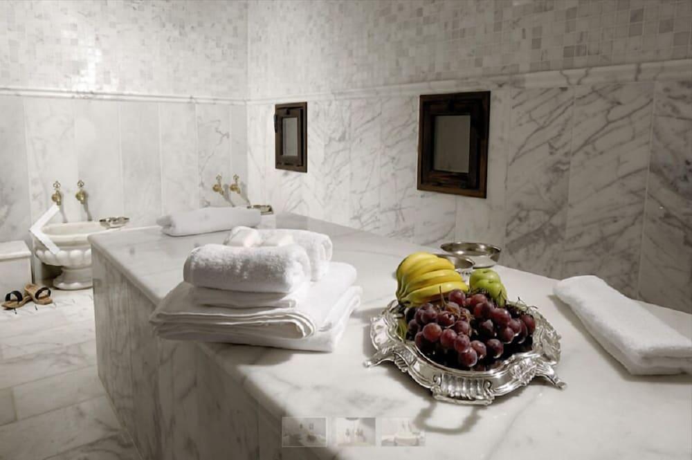 Kanuni Kervansaray Historical 5* Cesme