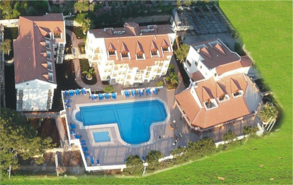 Leytur 3*
