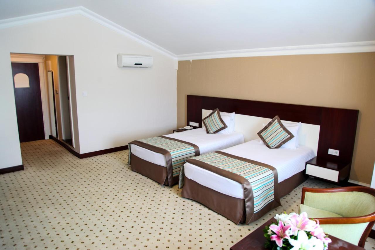 Yayoba Hotel 3*
