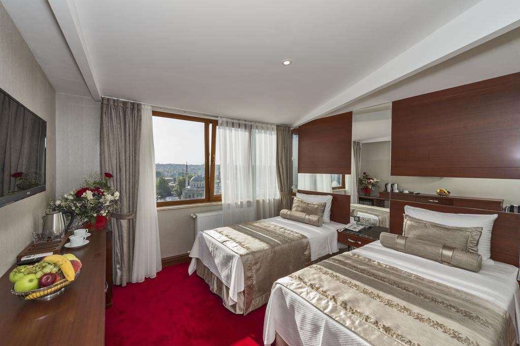 Escardin Hotel 3*