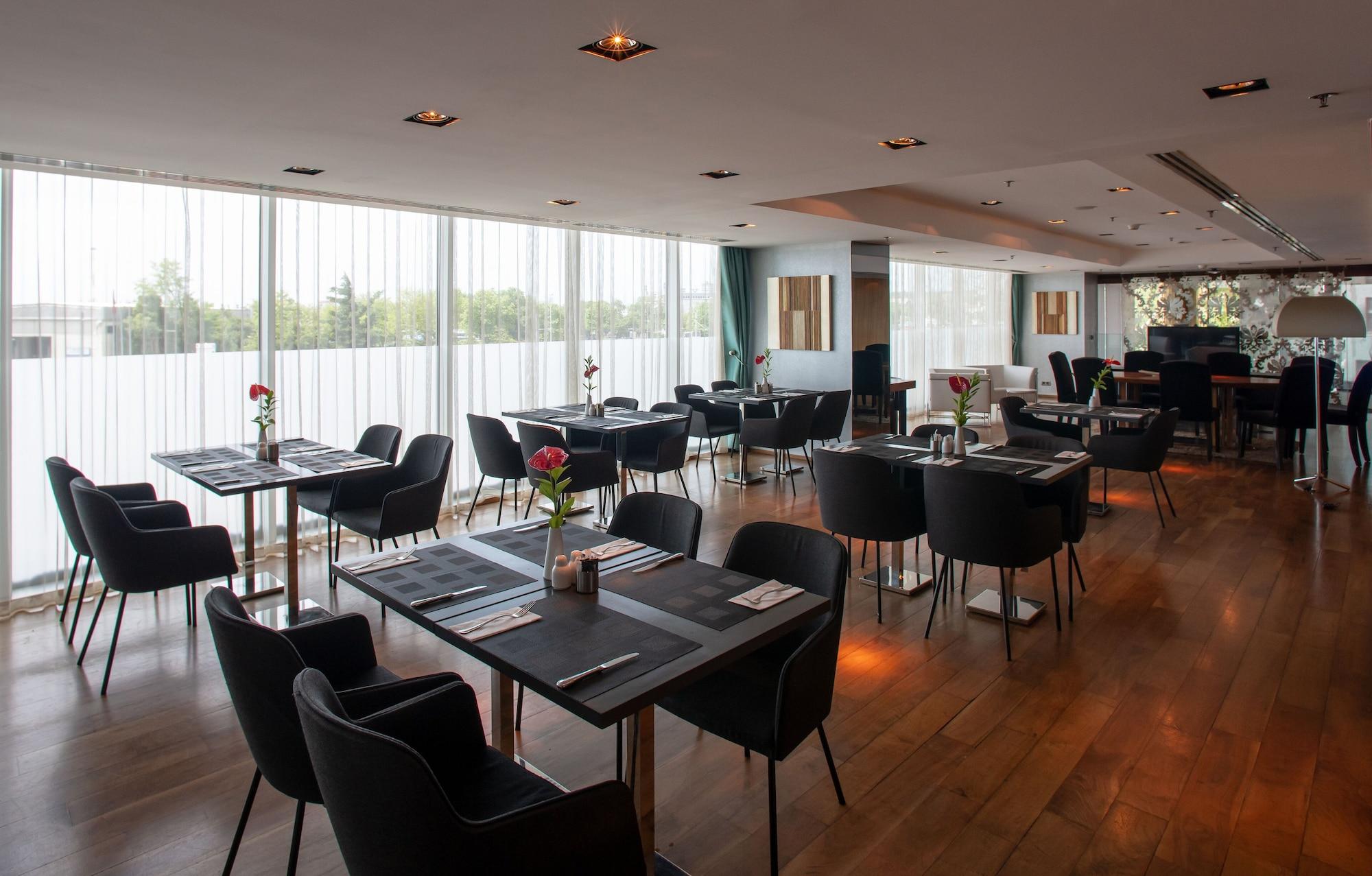 Hotel Doubletree By Hilton - Moda