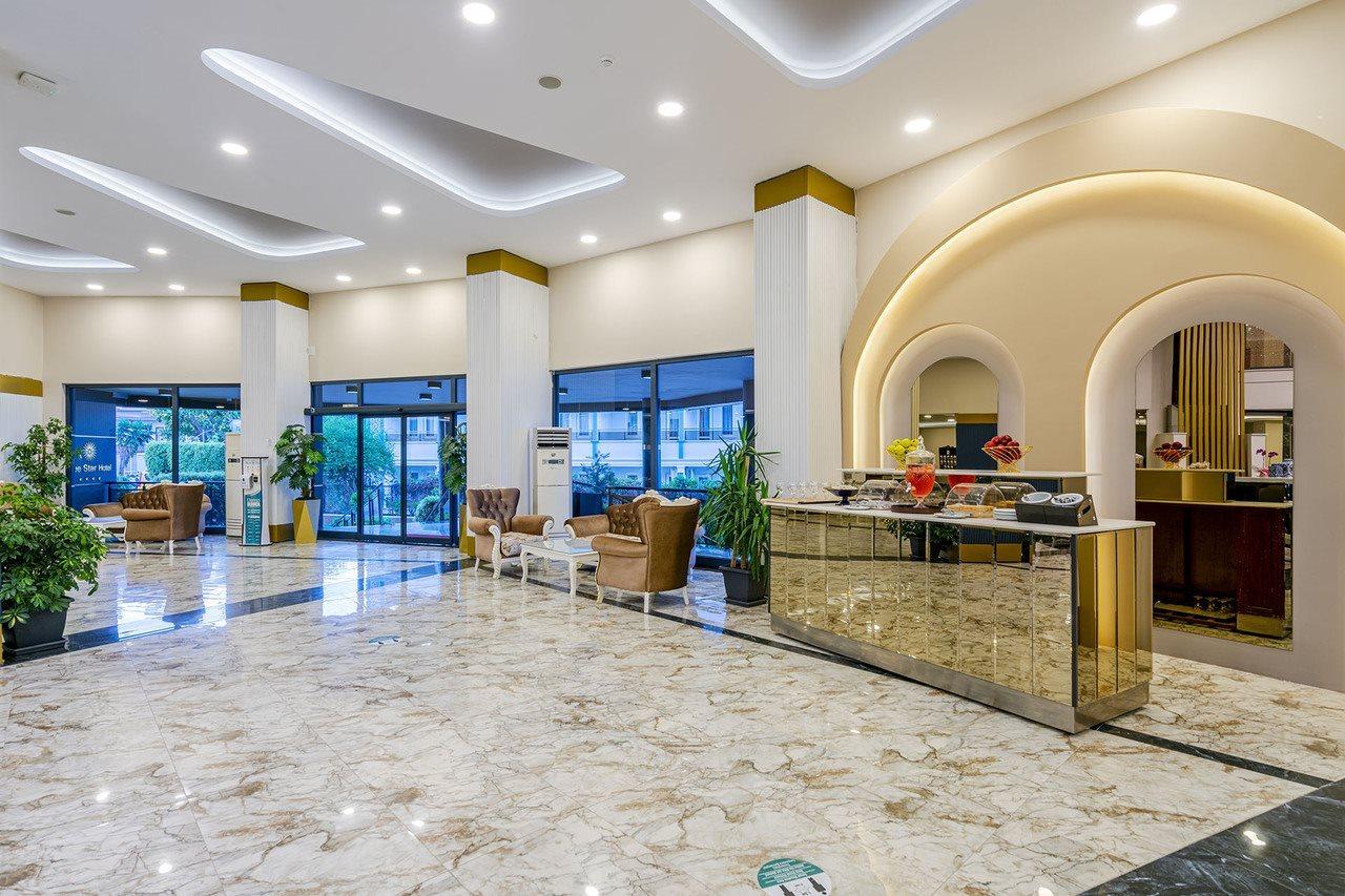 Hotel Blue Star