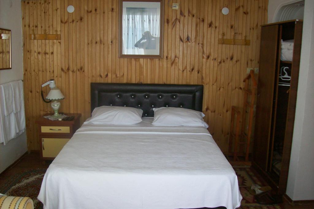 Hotel Efua *