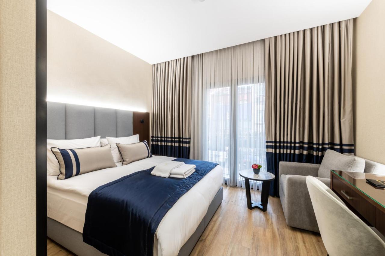 Hotel Aprilis Deluxe 4*