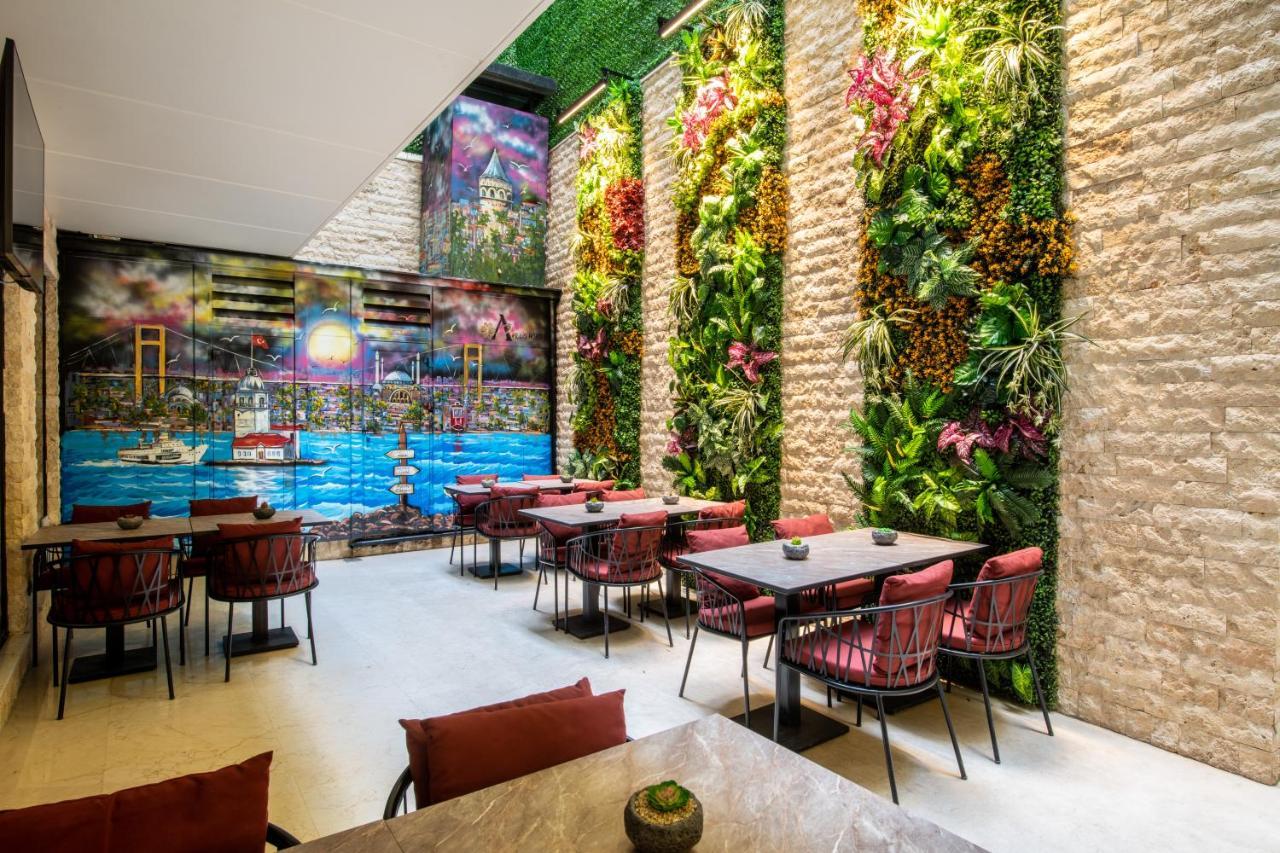 Hotel Aprilis Deluxe 4*