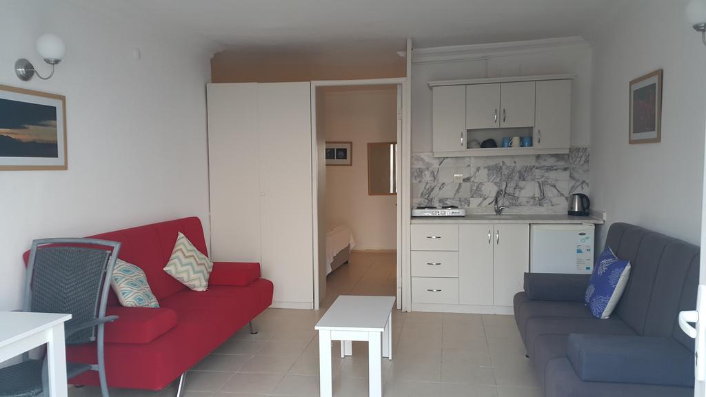 Aparthotel Serena Suites 3*