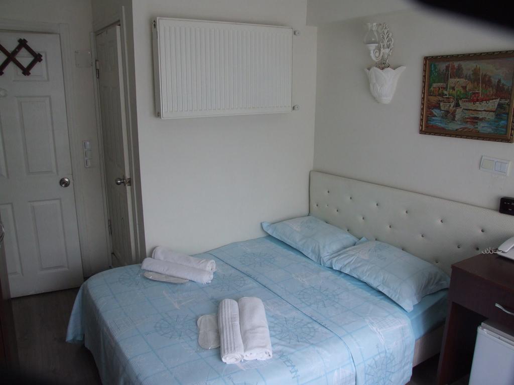 Hotel Artemis Old