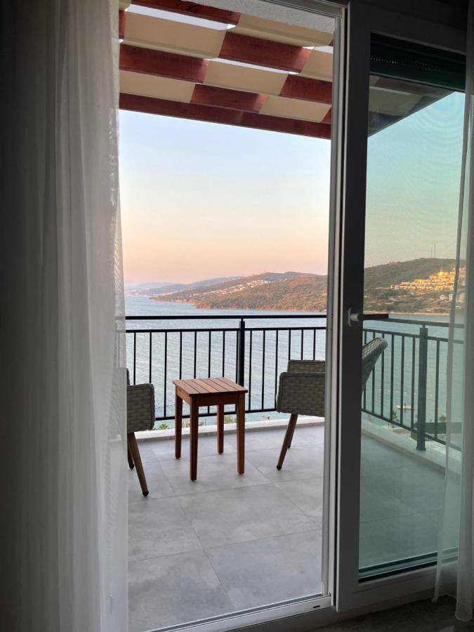 Front Apartment