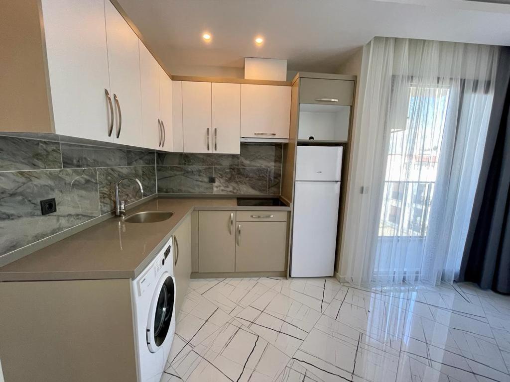 Lotus Apart Apartment