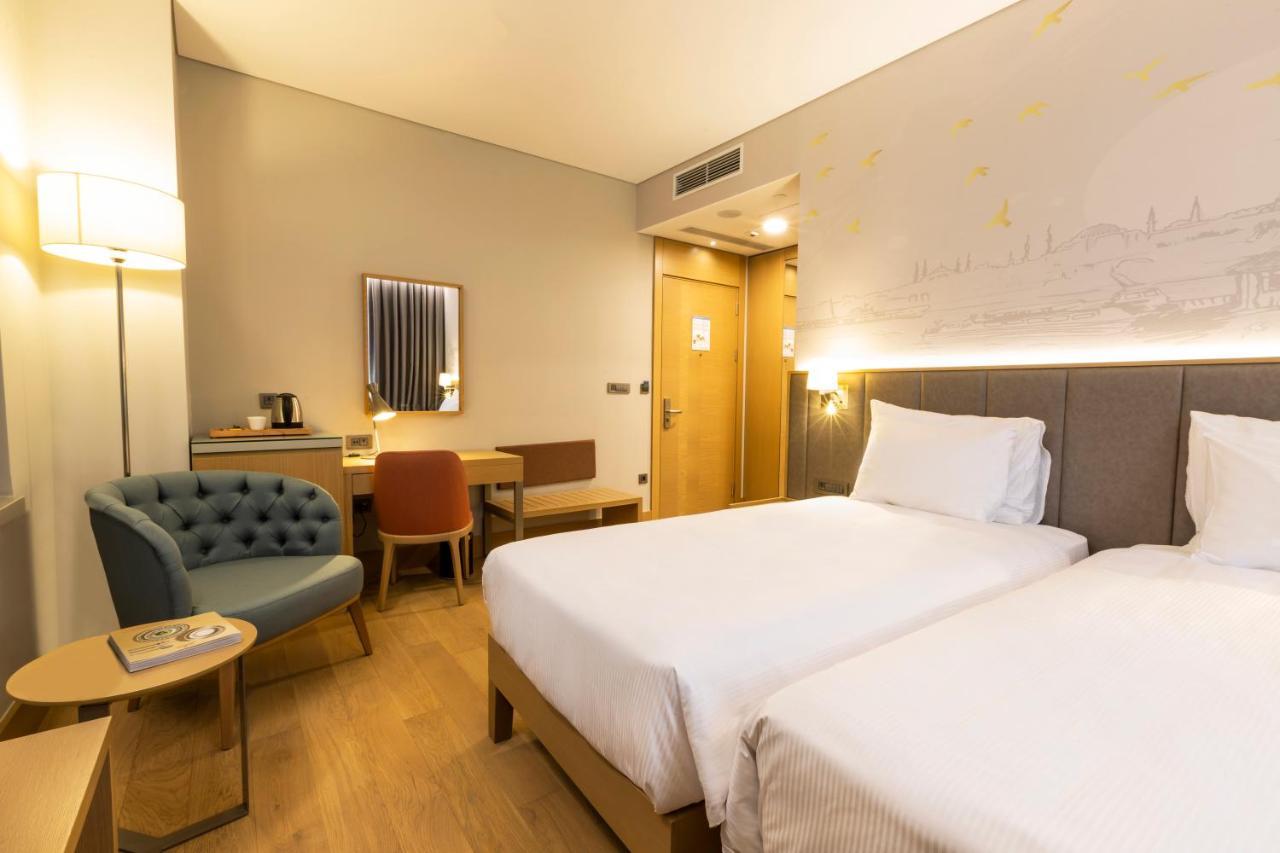 Radisson Harbiye Hotel 4*