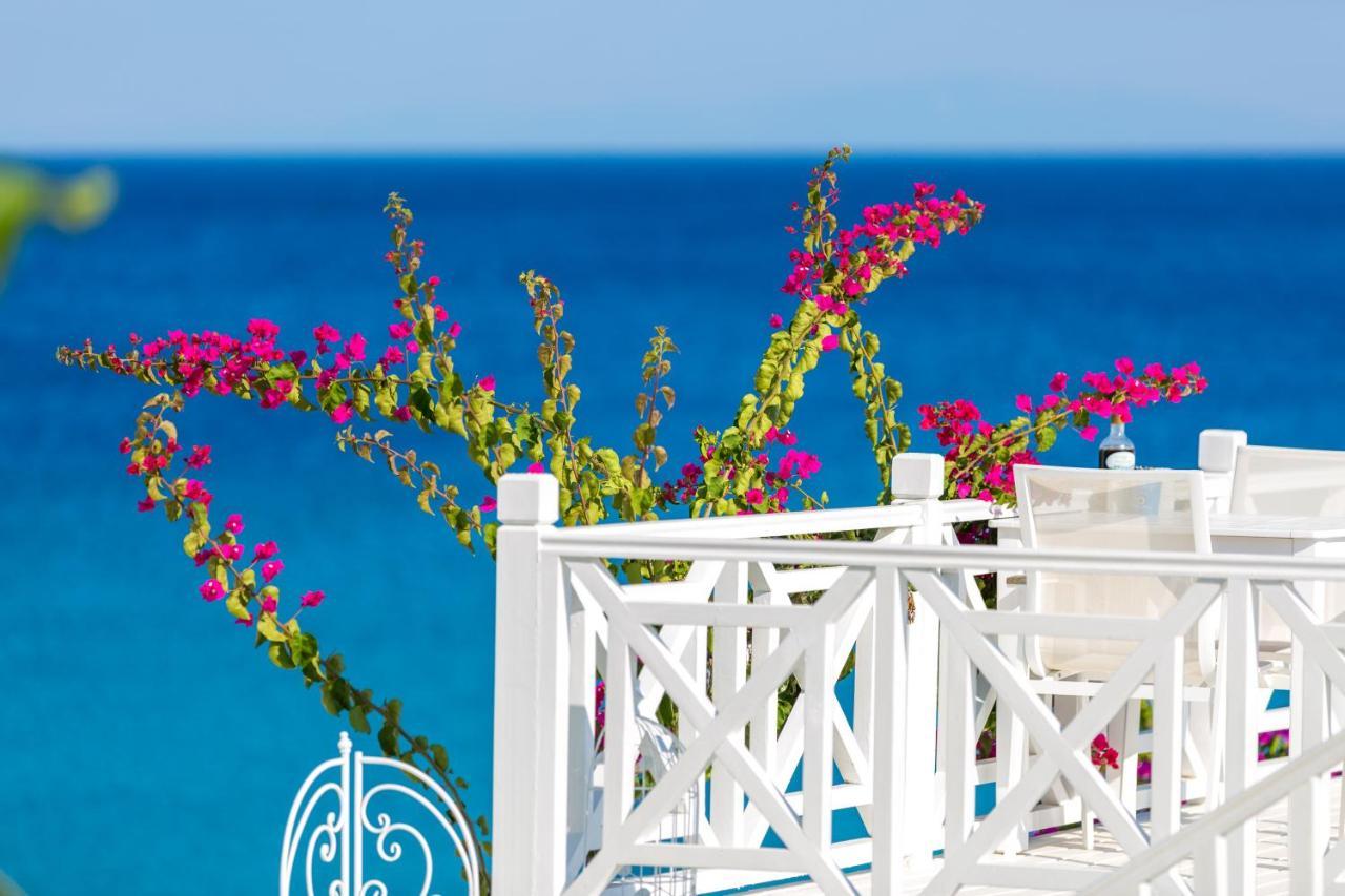 Mavi Beyaz Hotel 3*
