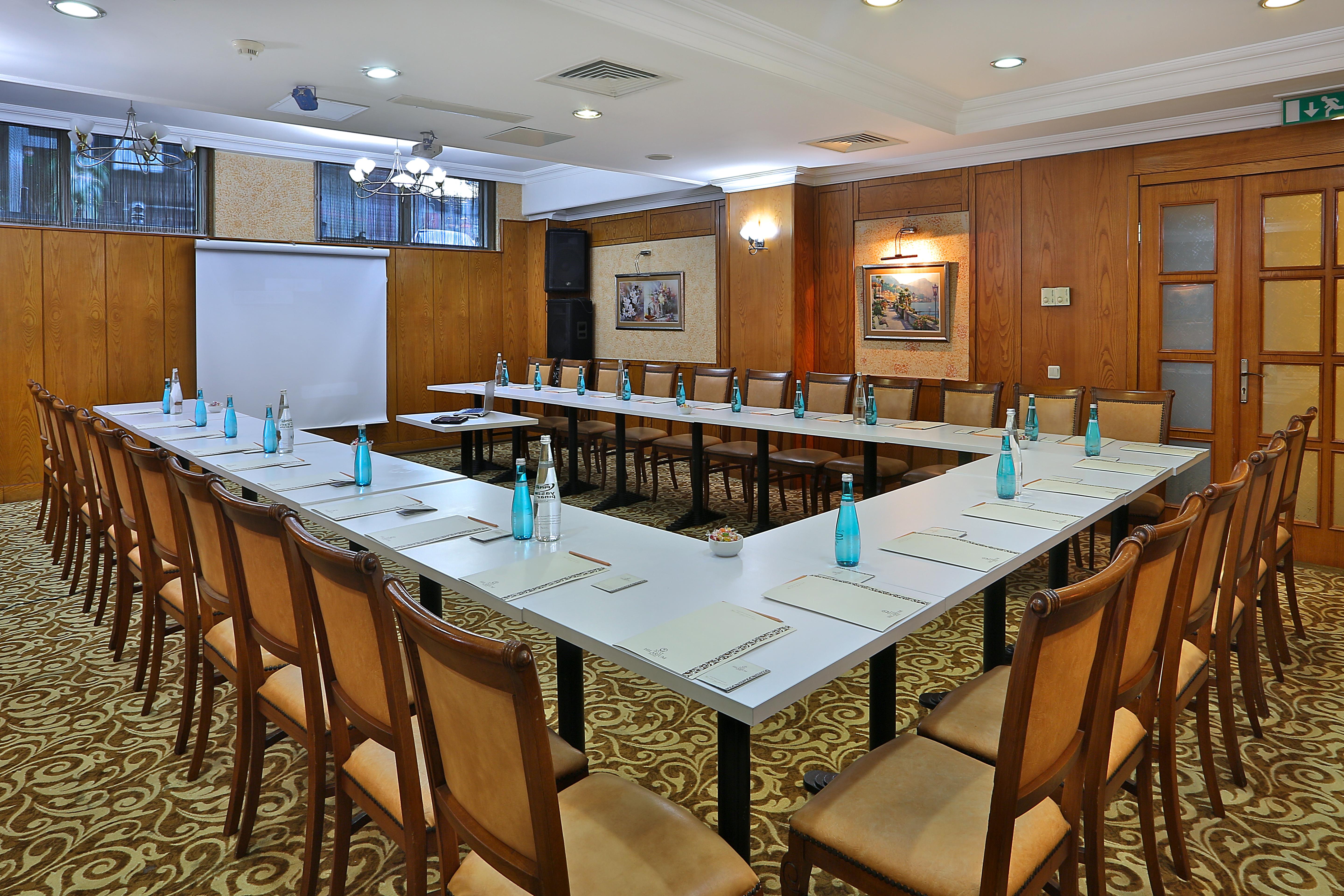 Grand Hilarium Hotel