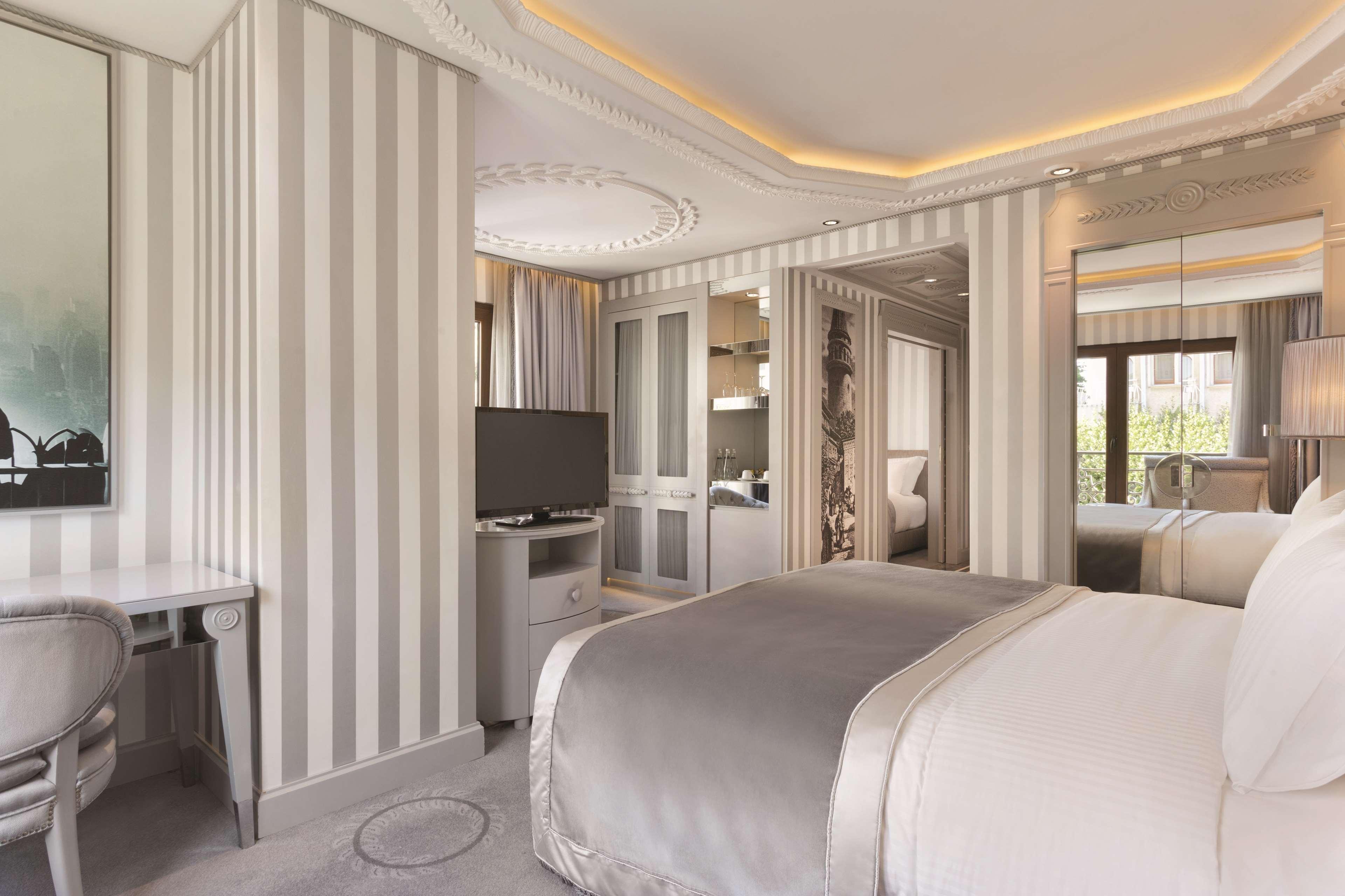 Hotel Wyndham Grand Kalamis Marina 5*