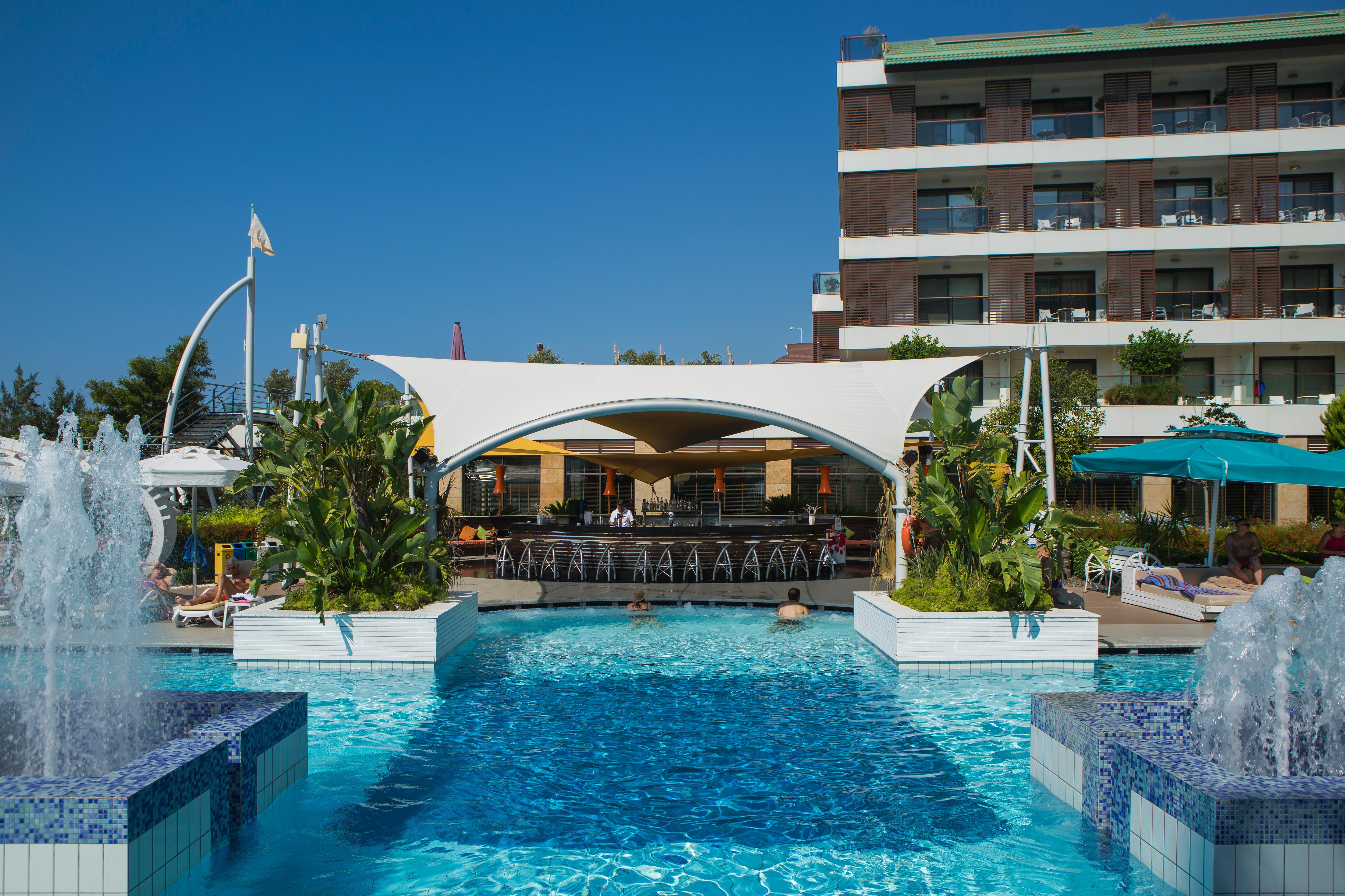 Blue Only Adult 16 Resort Side