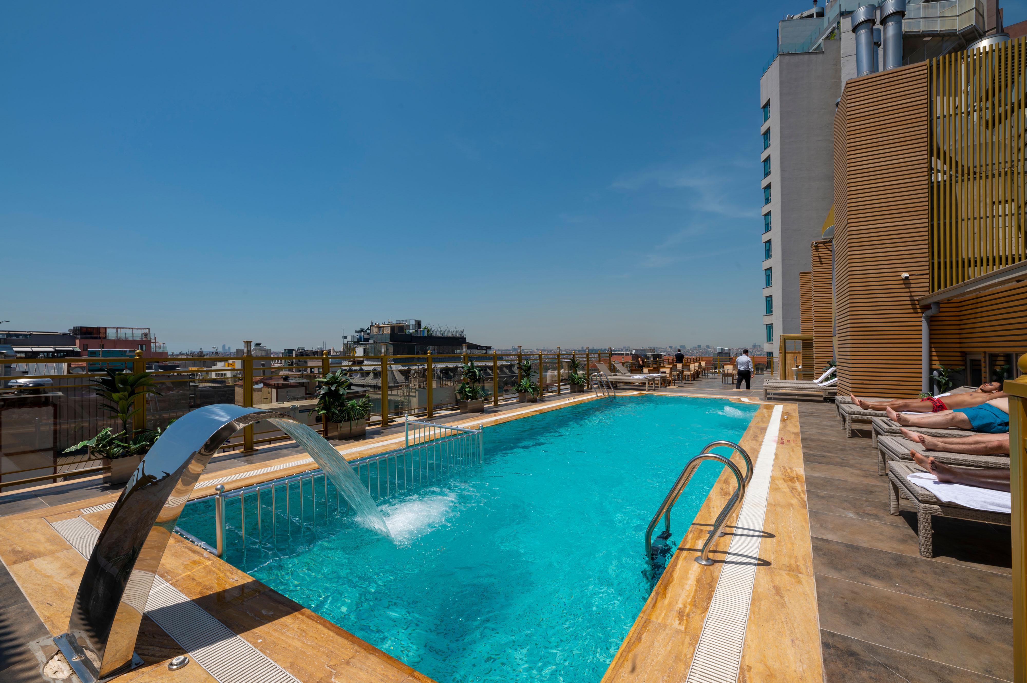 Ramada By Wyndham Pera Taksim Hotel