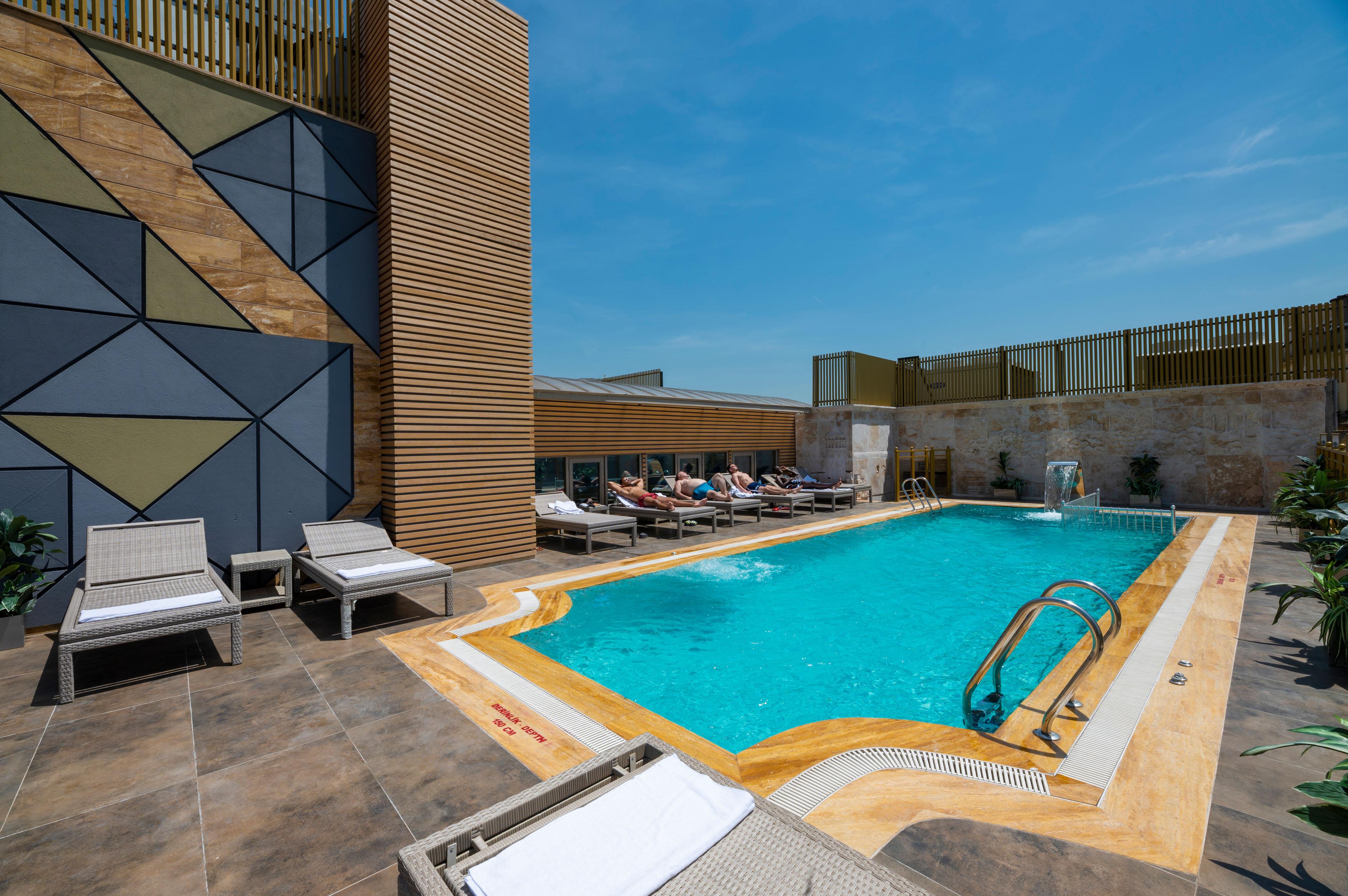 Hotel Ramada By Wyndham Pera Taksim