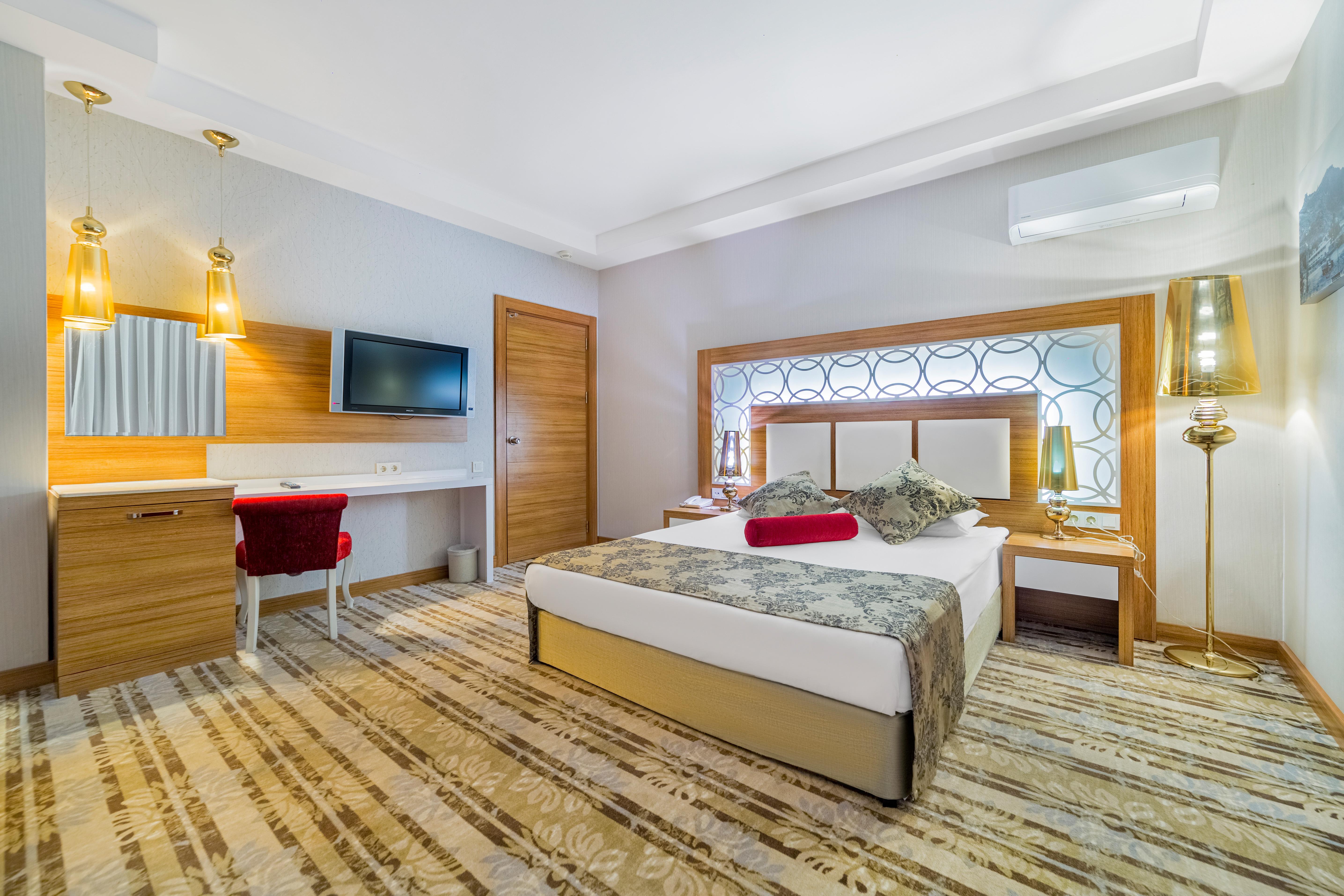 Hotel Justiniano Deluxe Okurcalar