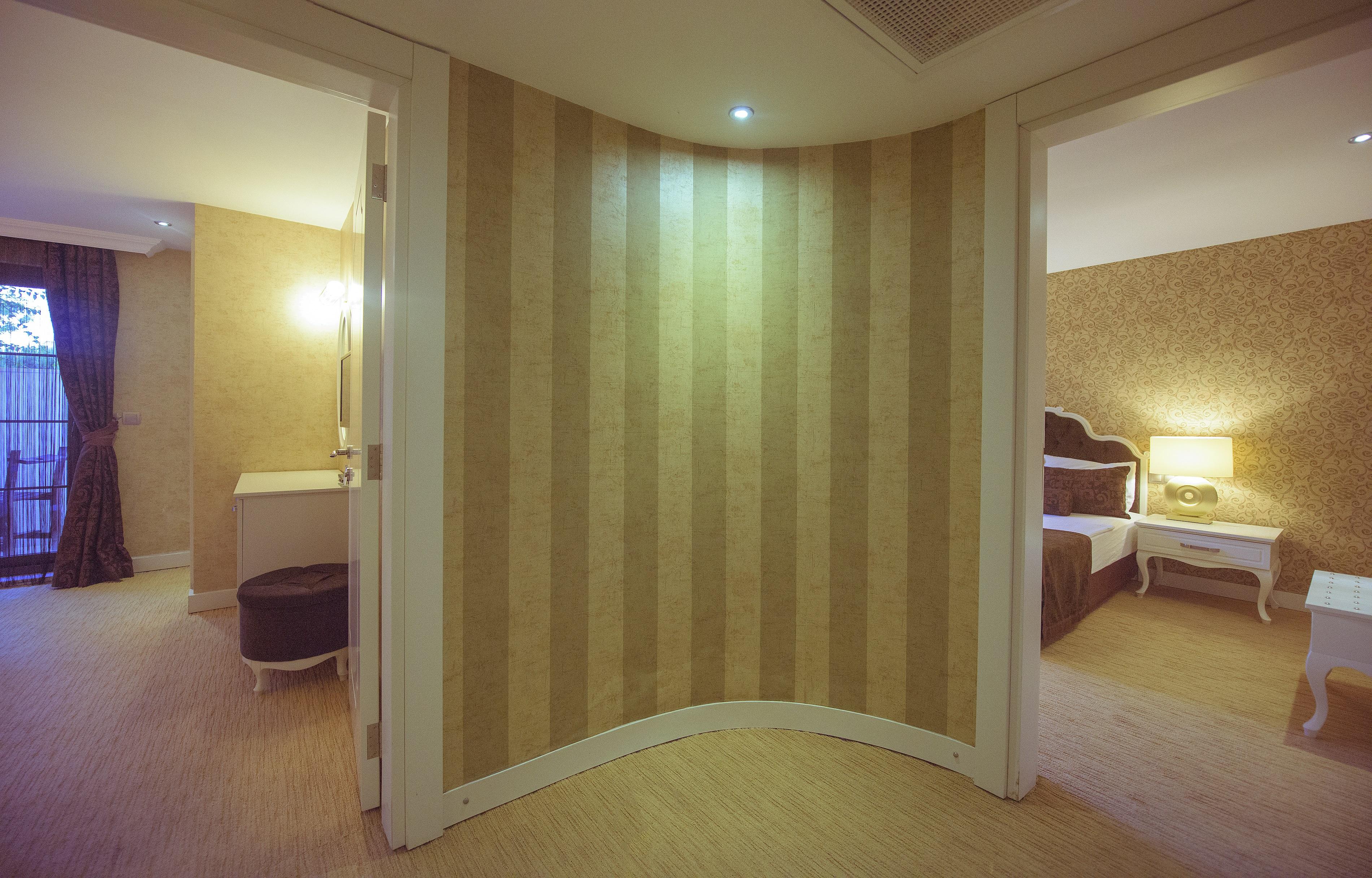 Hotel Deluxe