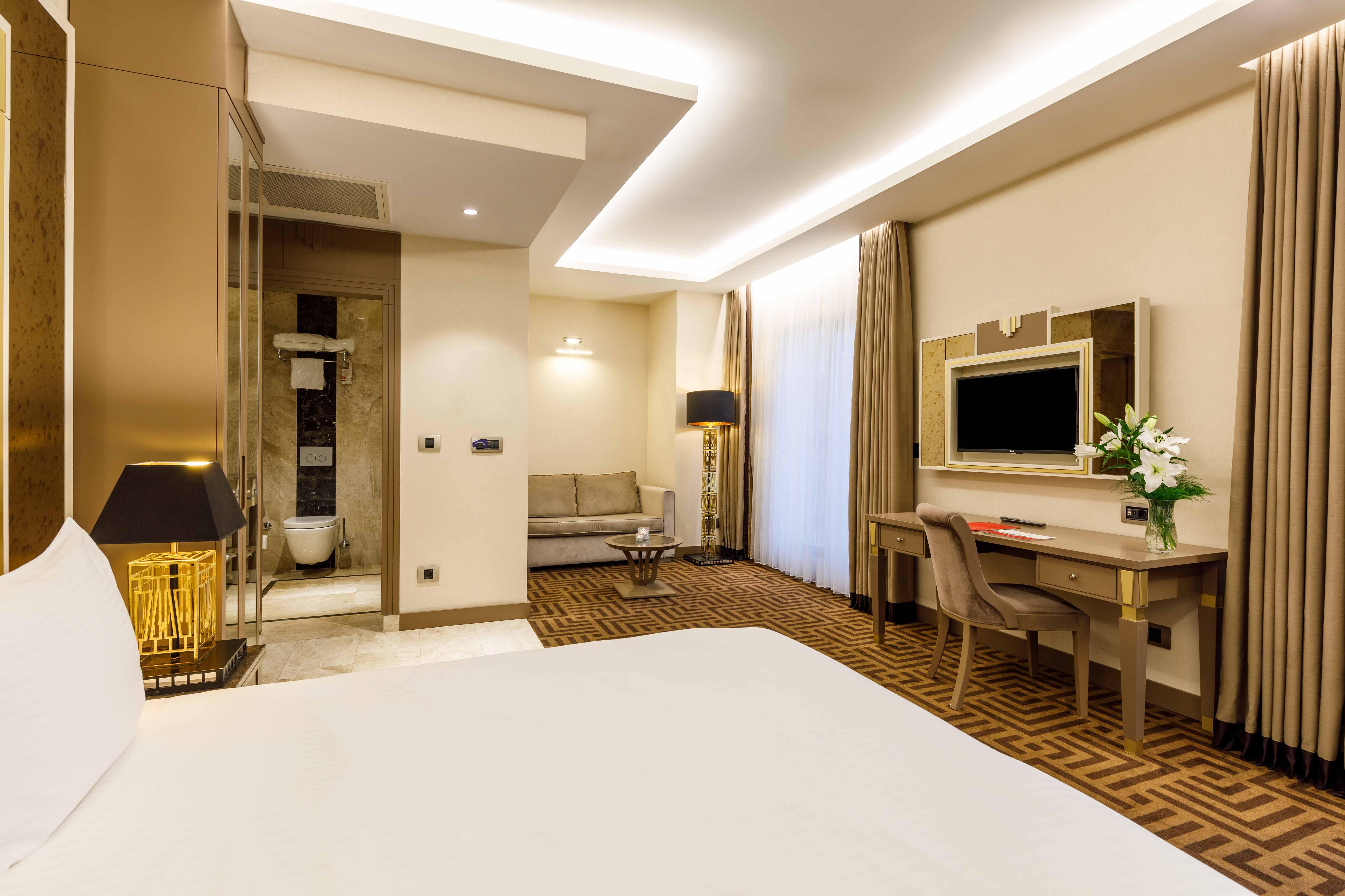 Ramada By Wyndham Istanbul Golden Horn Hotel
