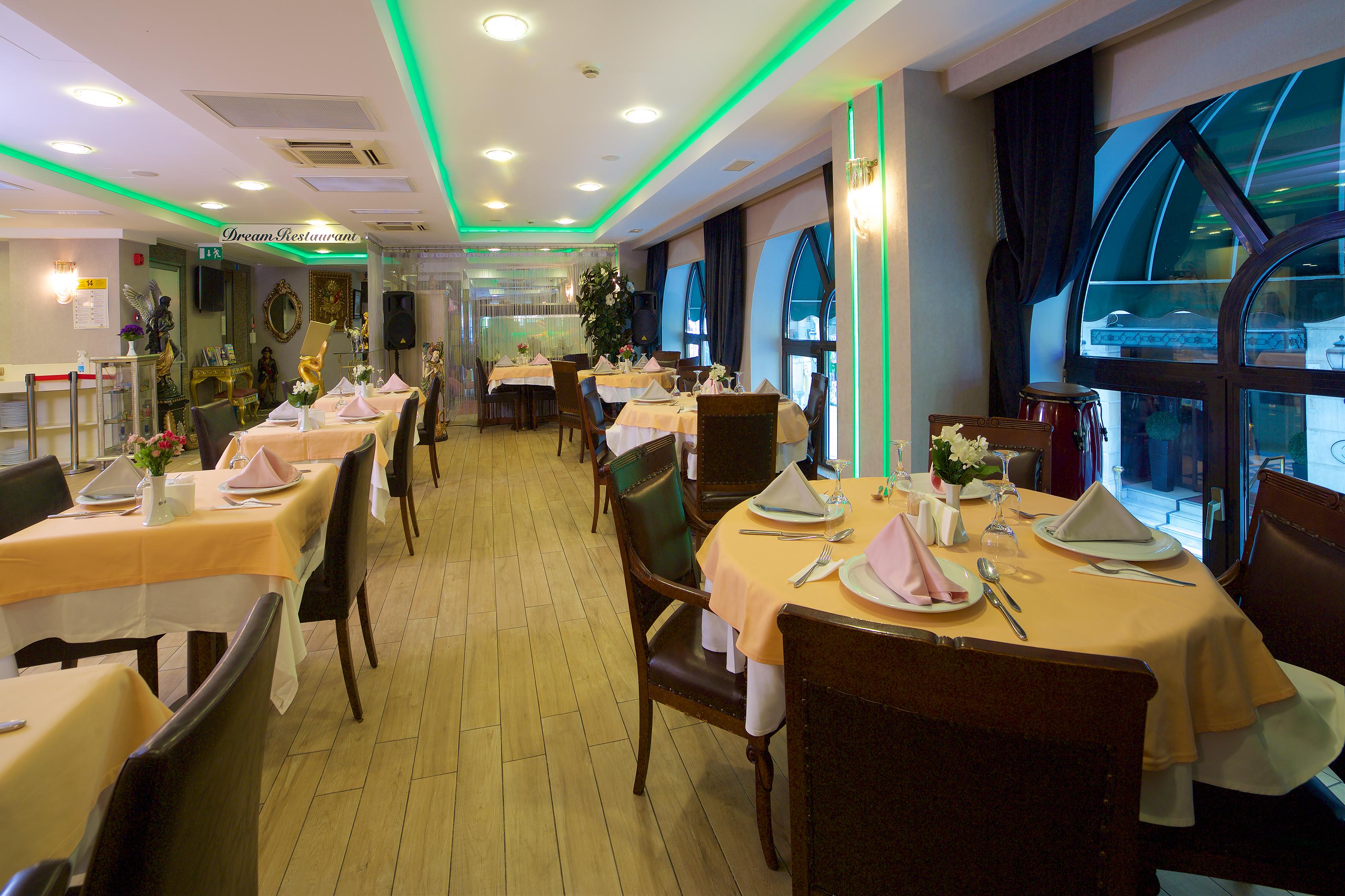 Zagreb 4*