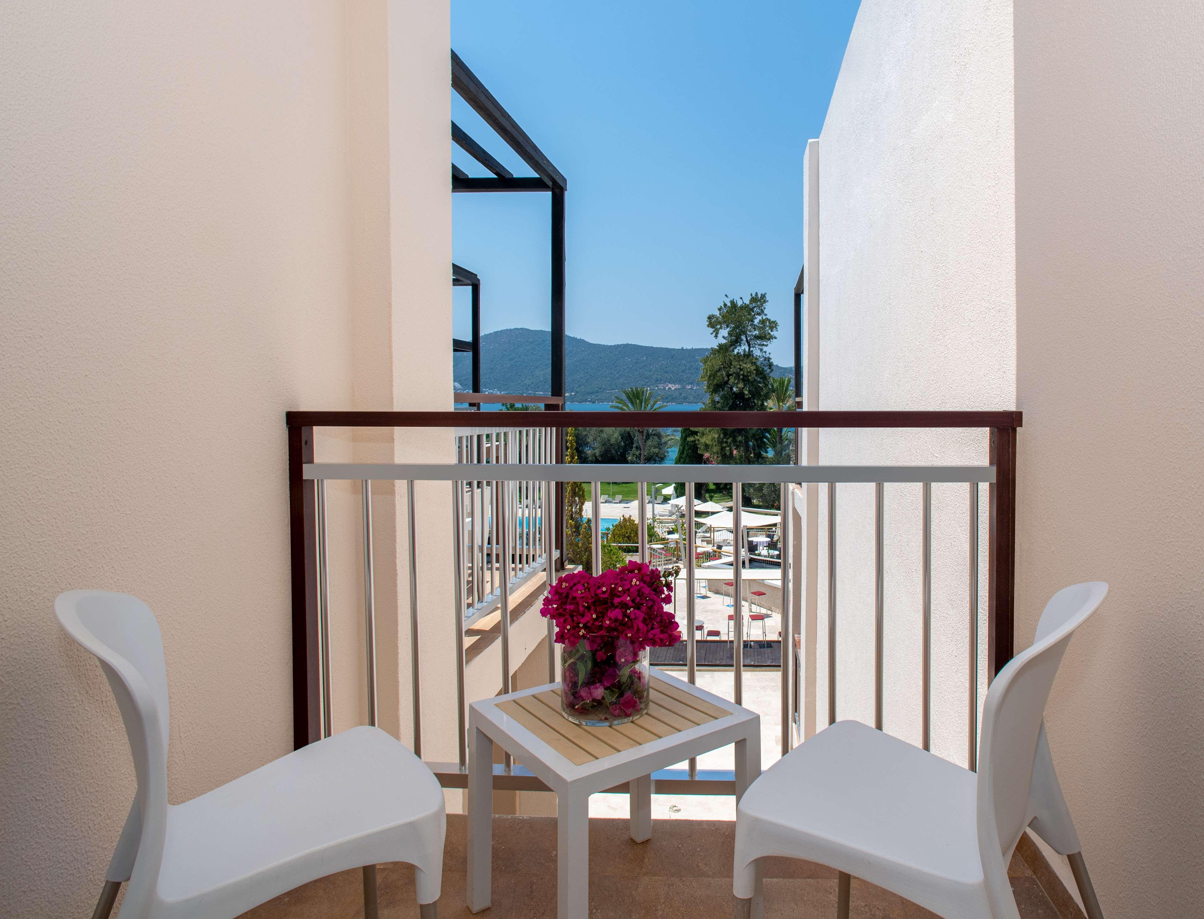 Doubletree By Hilton Bodrum Isil Club Ultra Resort Torba