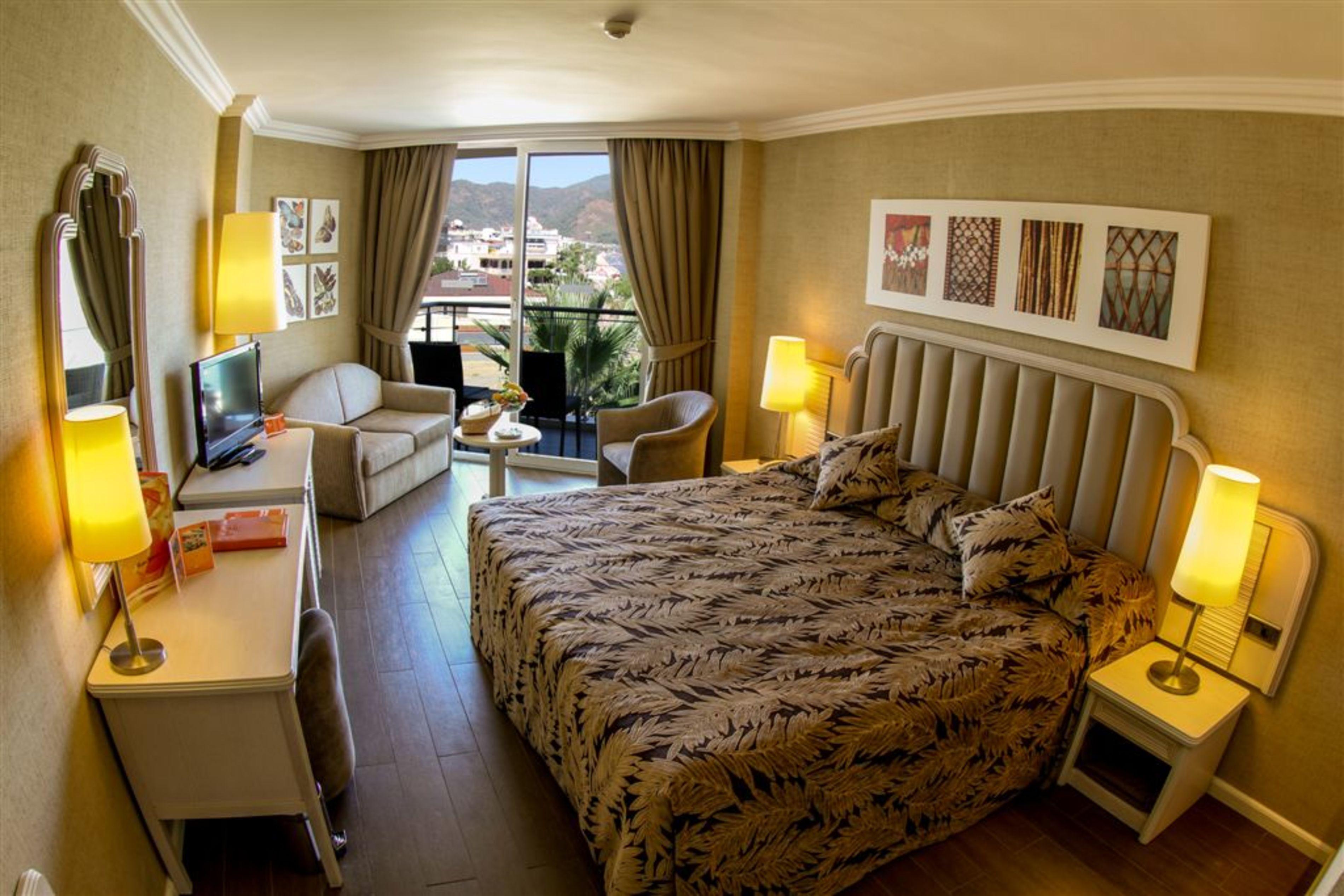 Elegance International Hotel