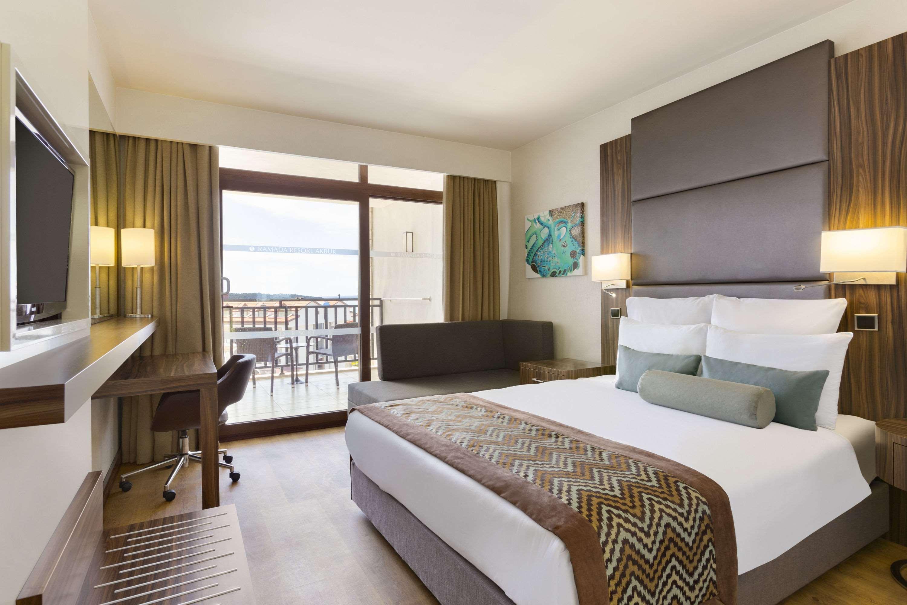 Ramada By Wyndham Akbuk 4*