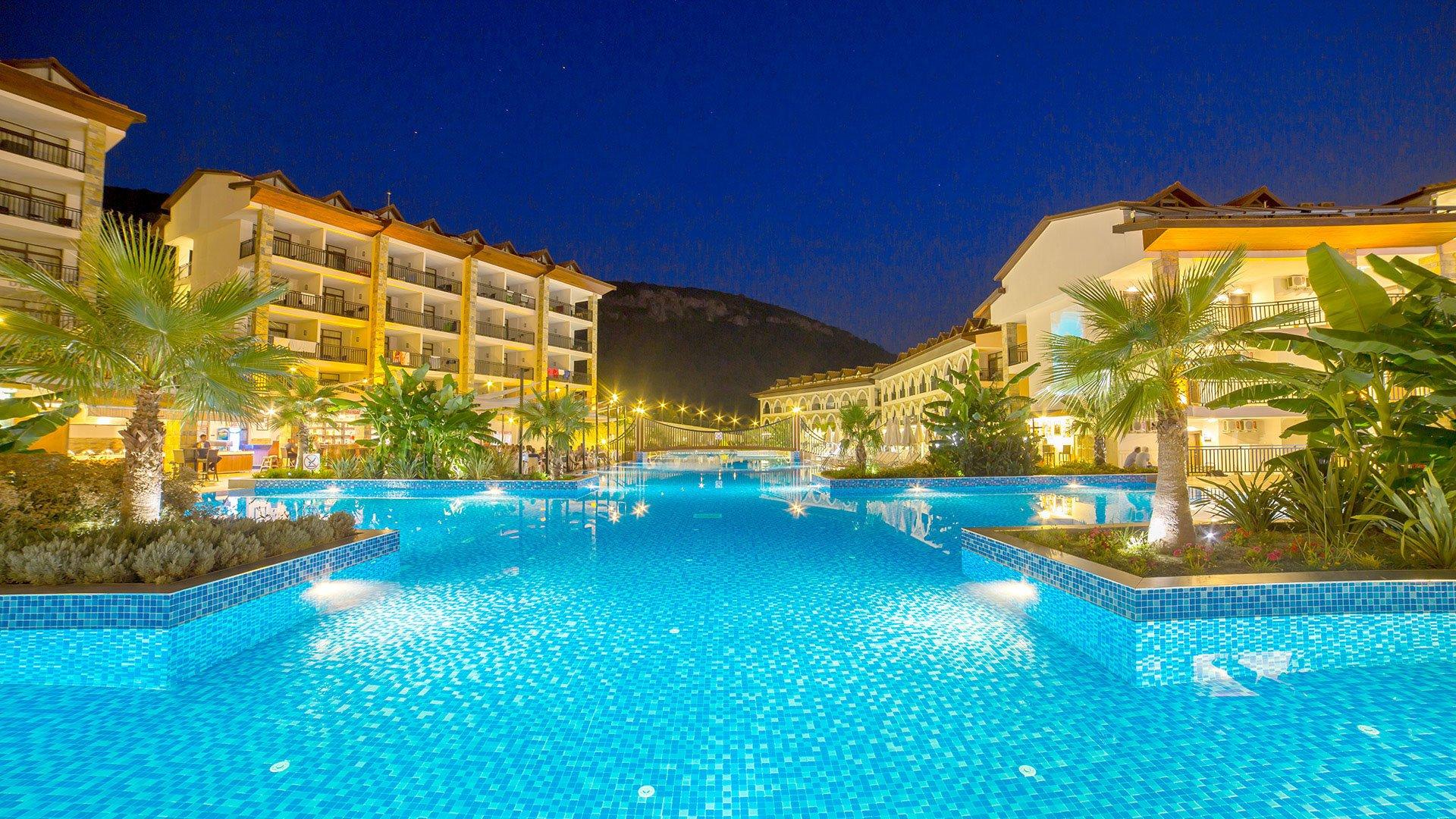 Hotel Ramada By Wyndham Akbuk 4*
