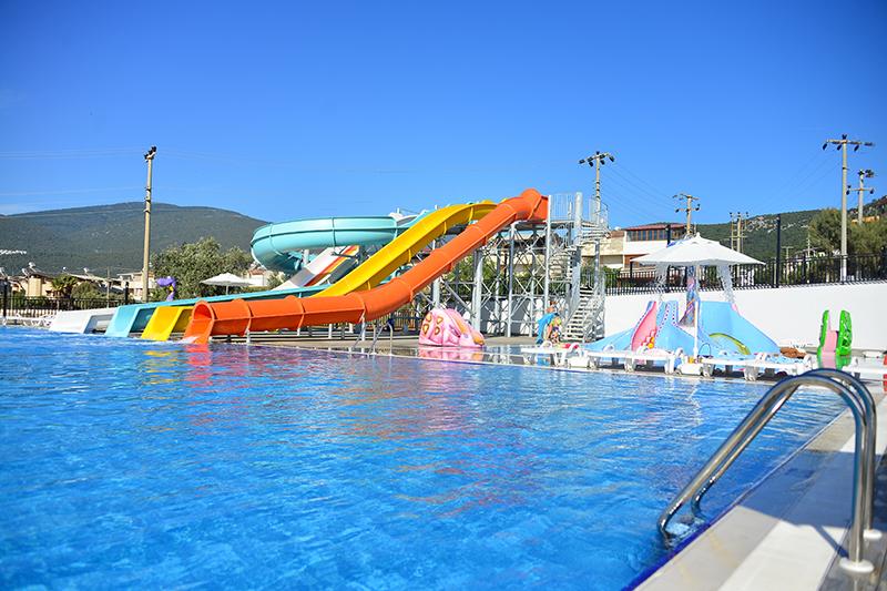 Ramada By Wyndham Akbuk Hotel