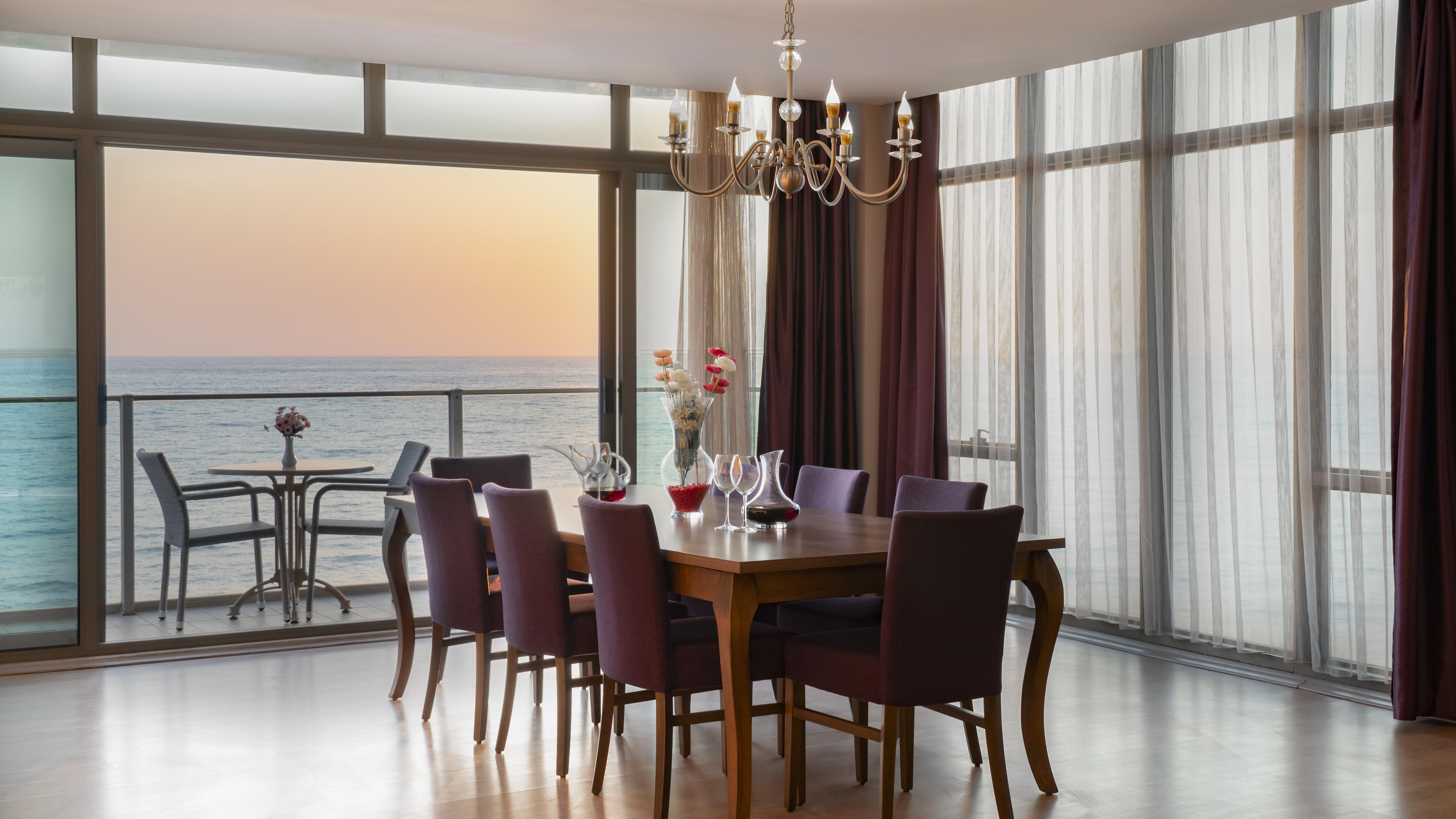 Ladies (adults Only) Aparthotel