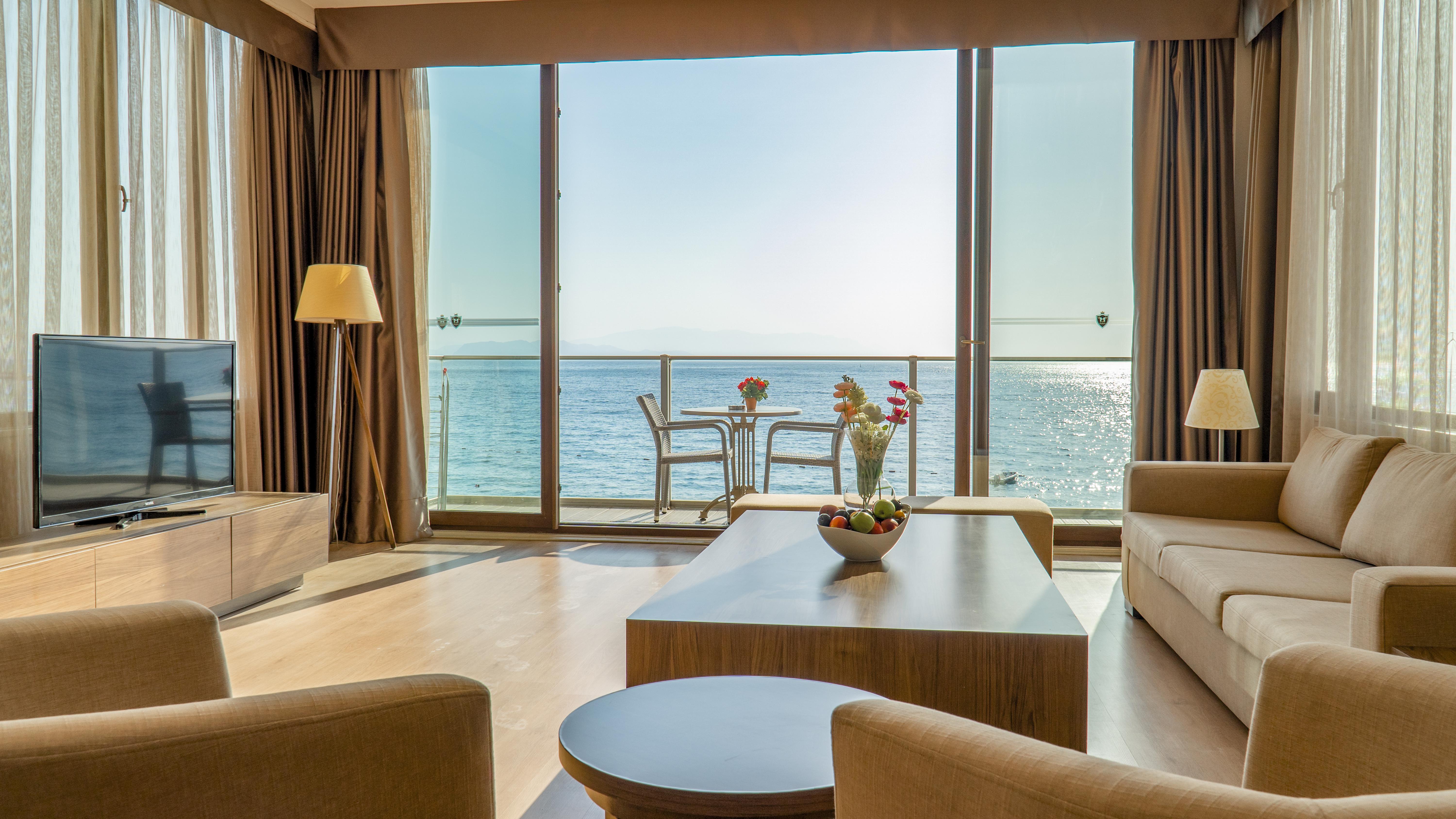 Ladies (adults Only) Aparthotel