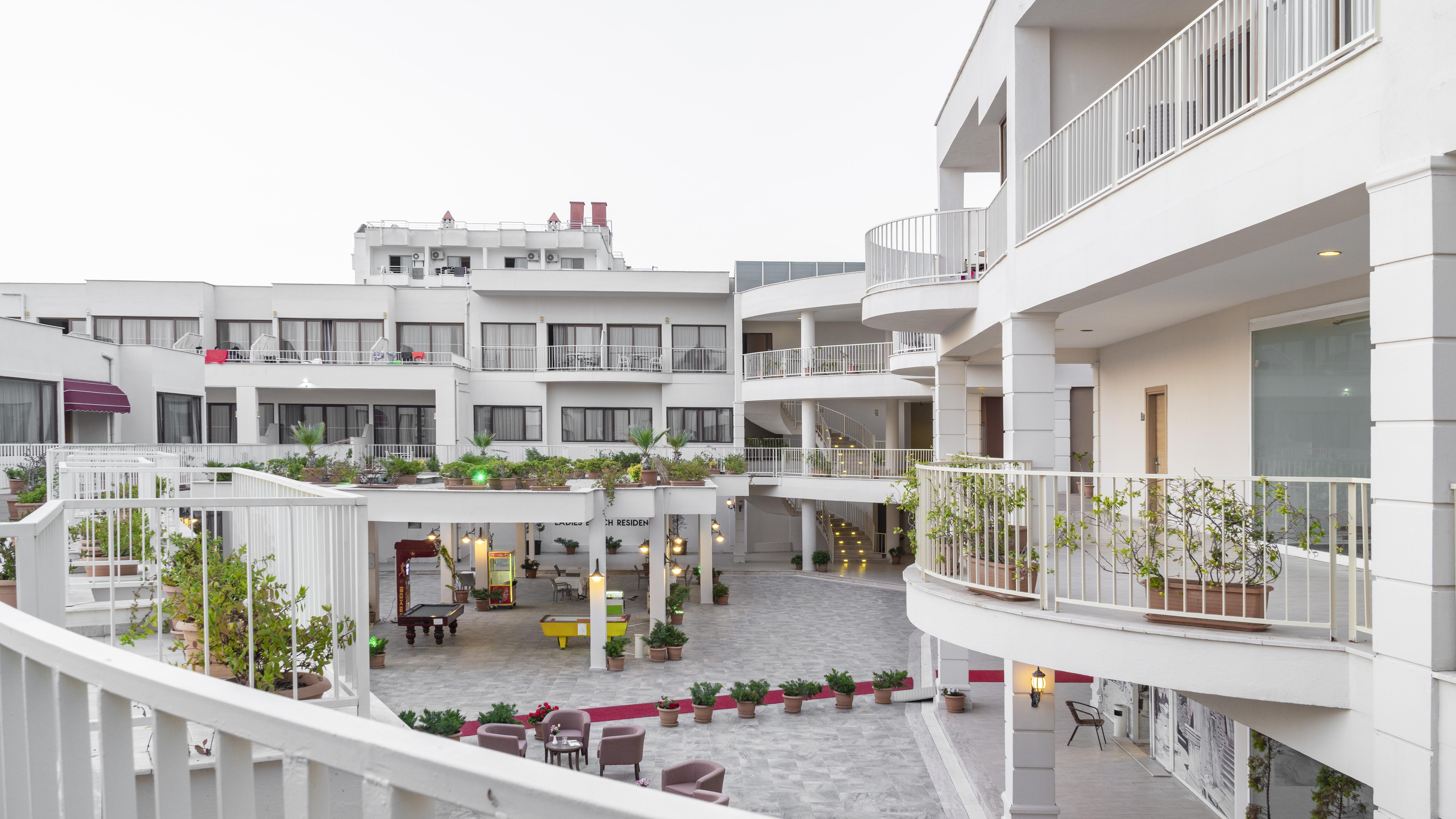 Ladies (adults Only) 3* Kusadasi
