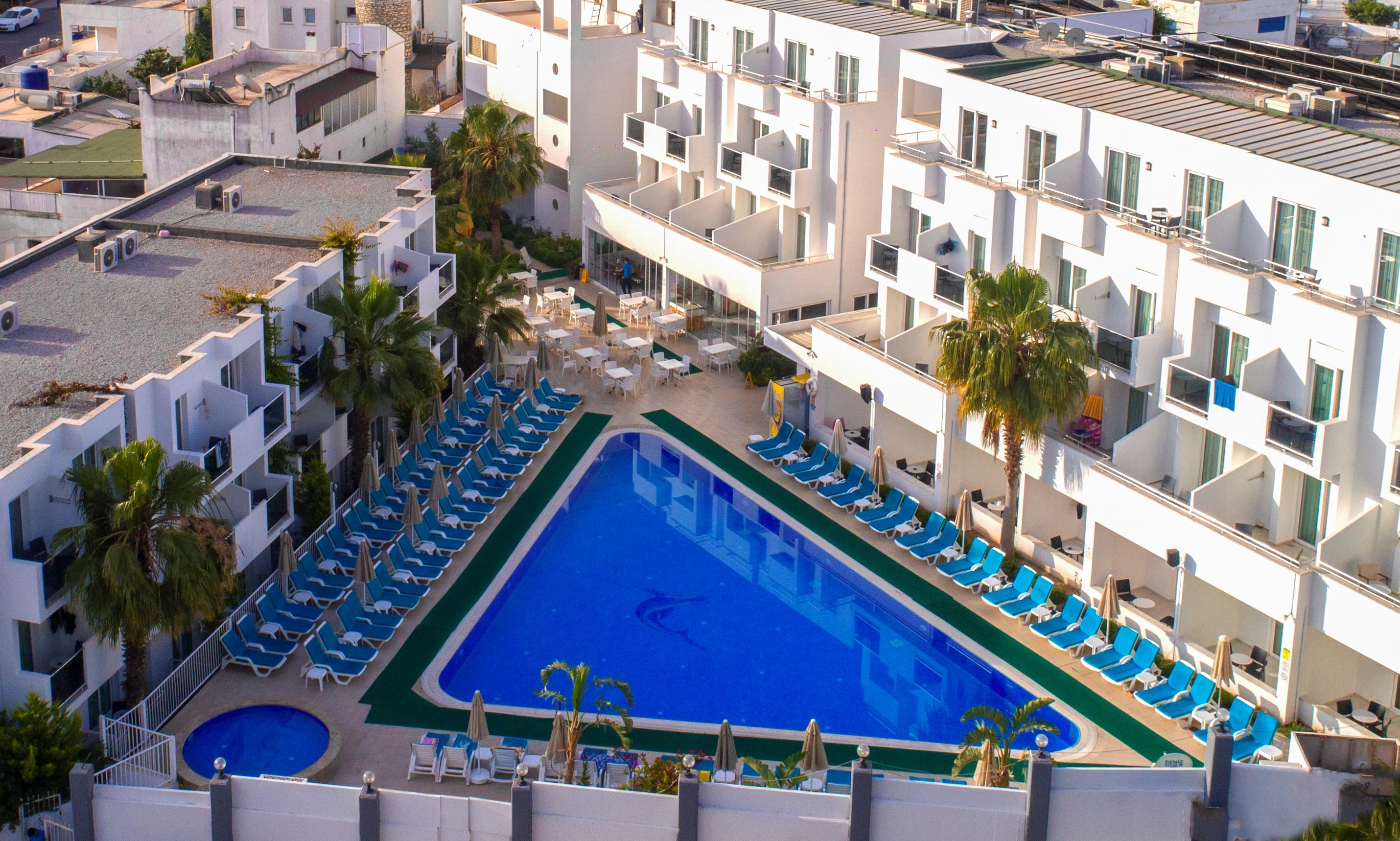 Club Shark Hotel 4*