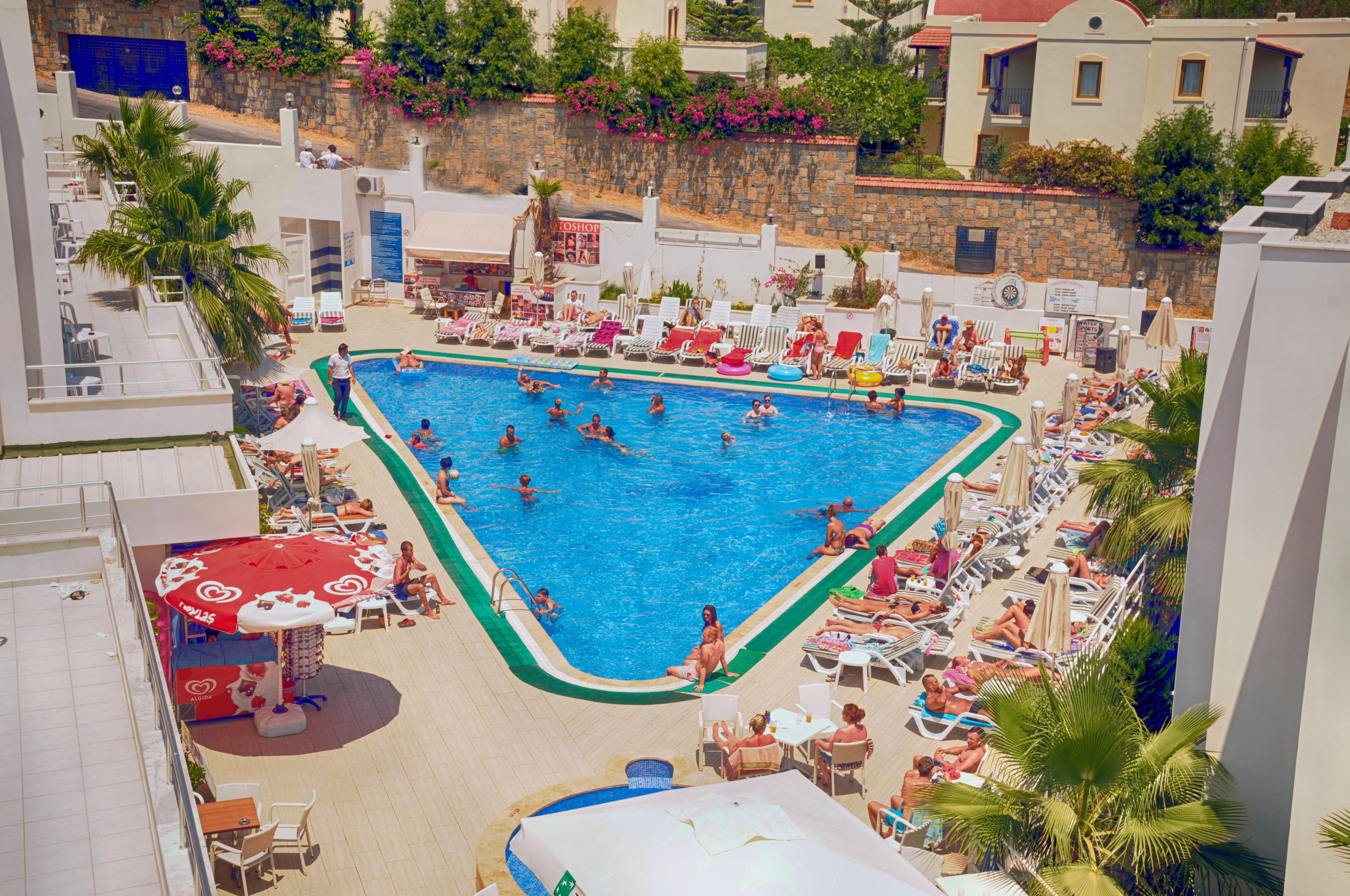 Hotel Club Shark