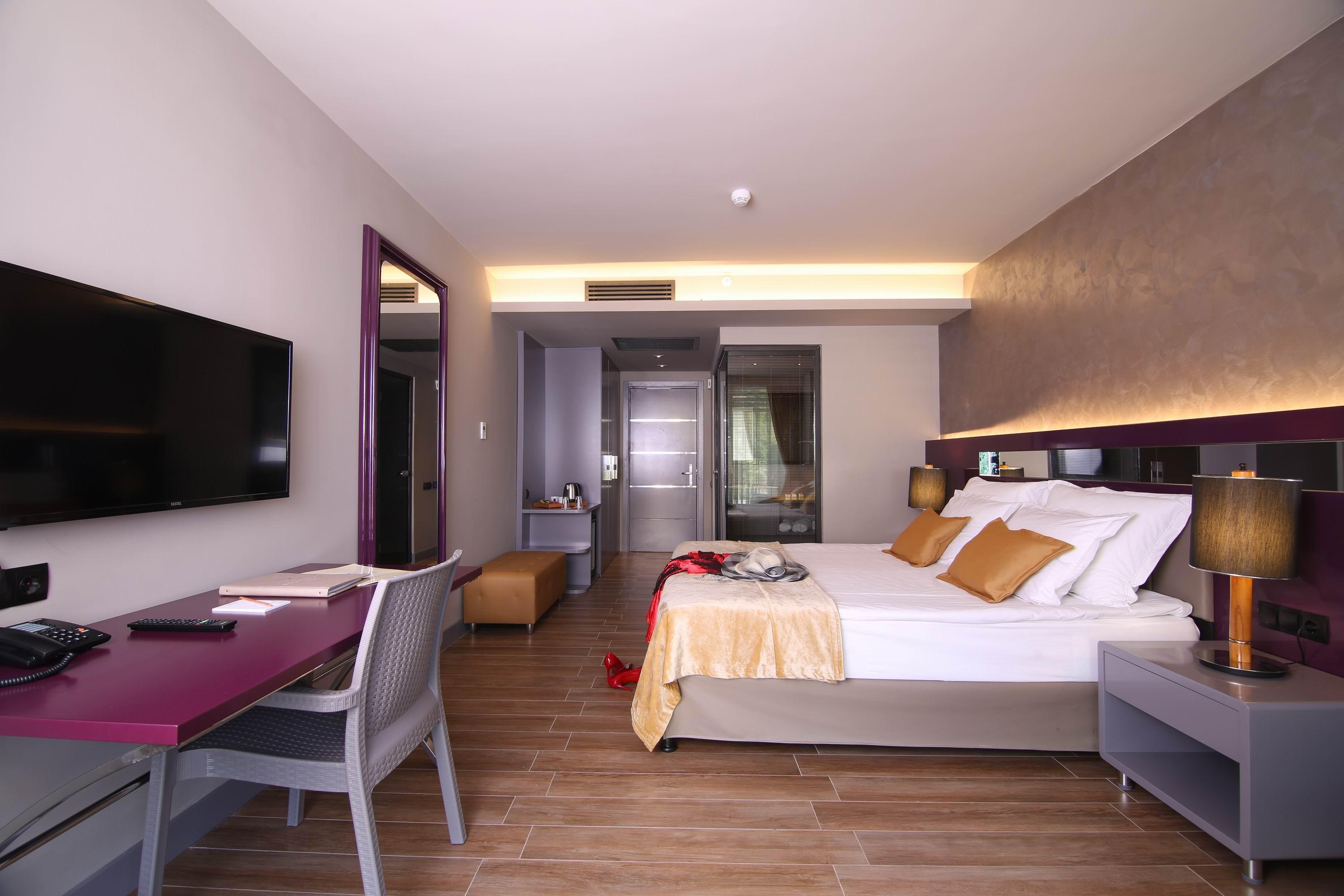 Mirage World Hotel 4*