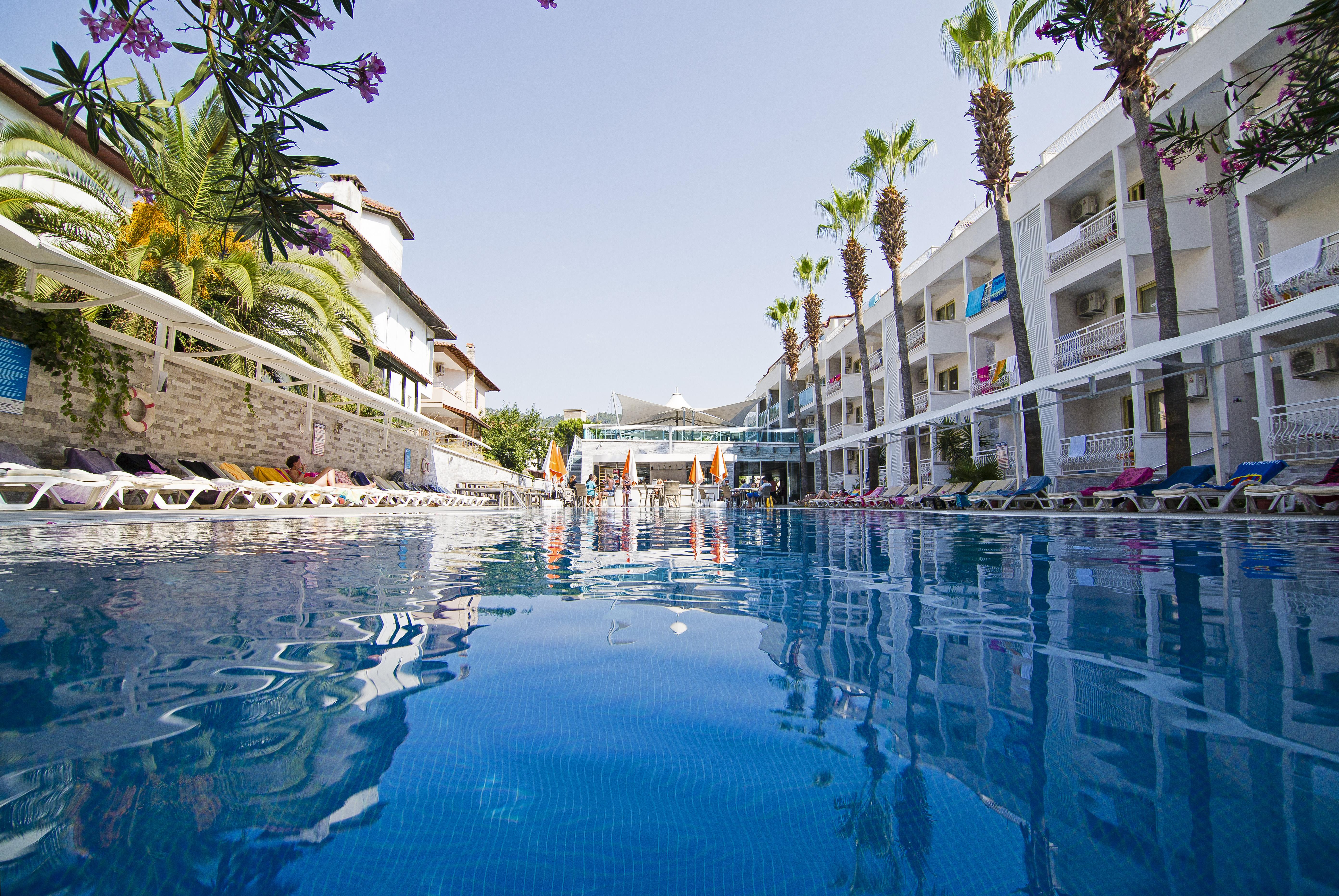 Mirage World Hotel 4*