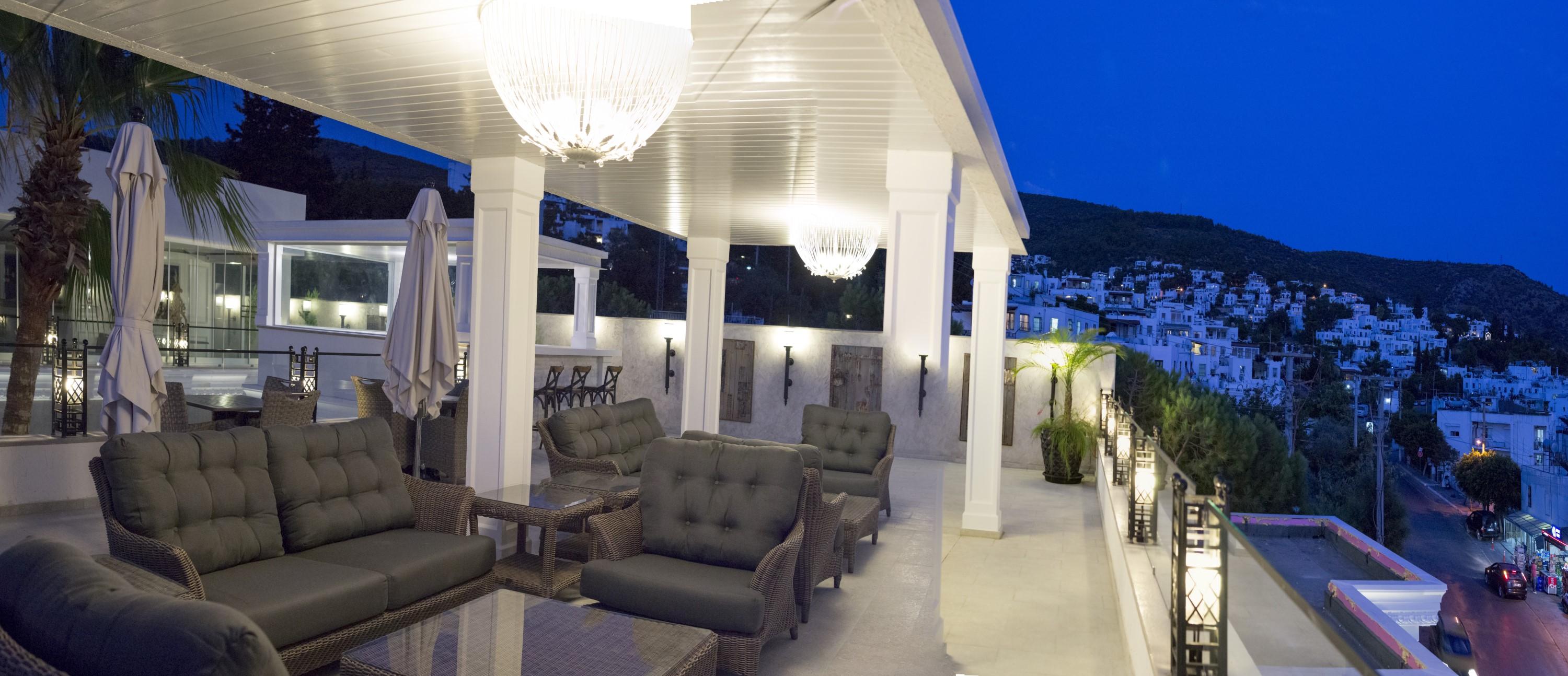 Hotel Ena Boutique & Residences 4*