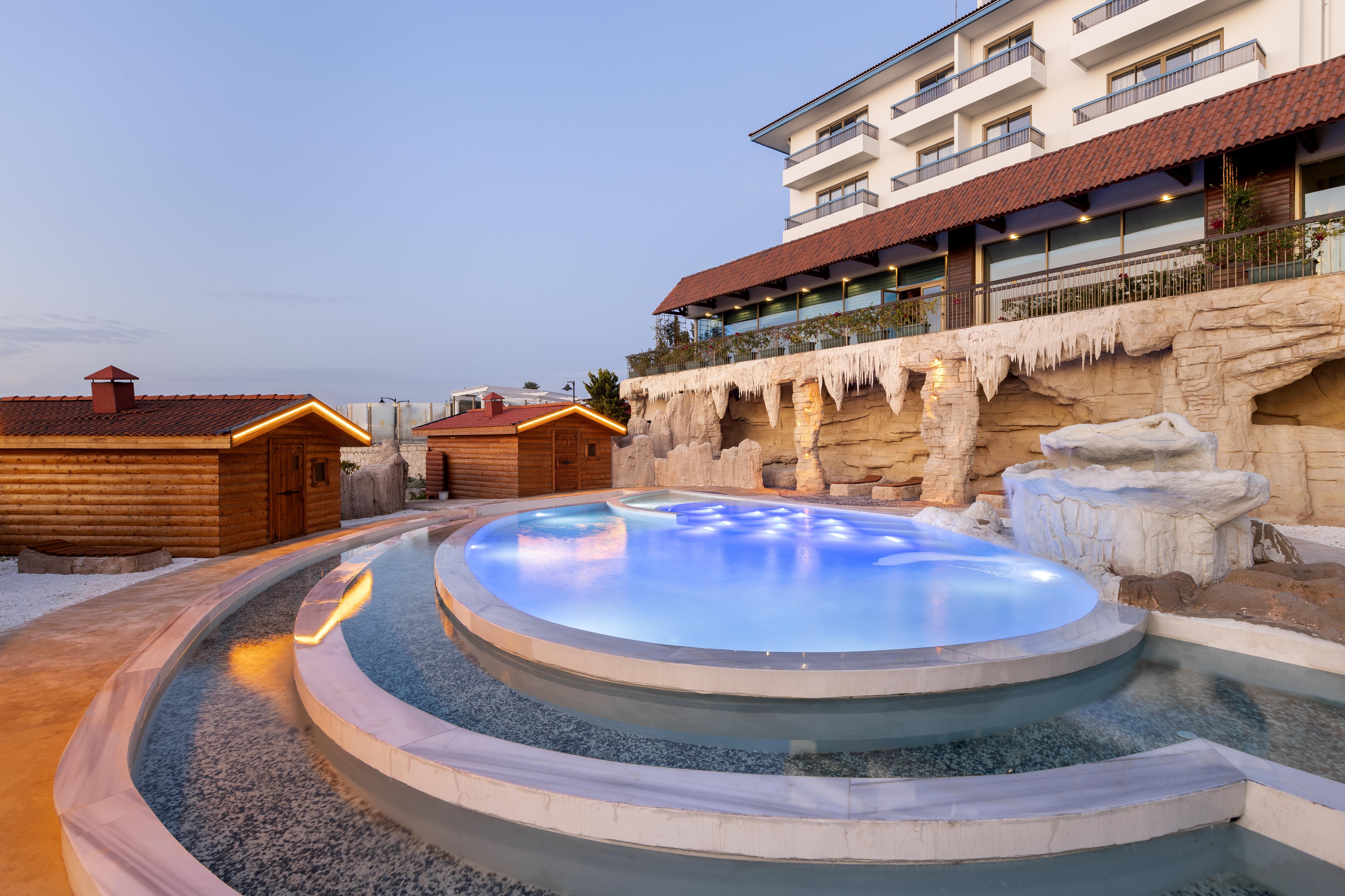 Royal Teos Thermal Clinic & - Halal 5*