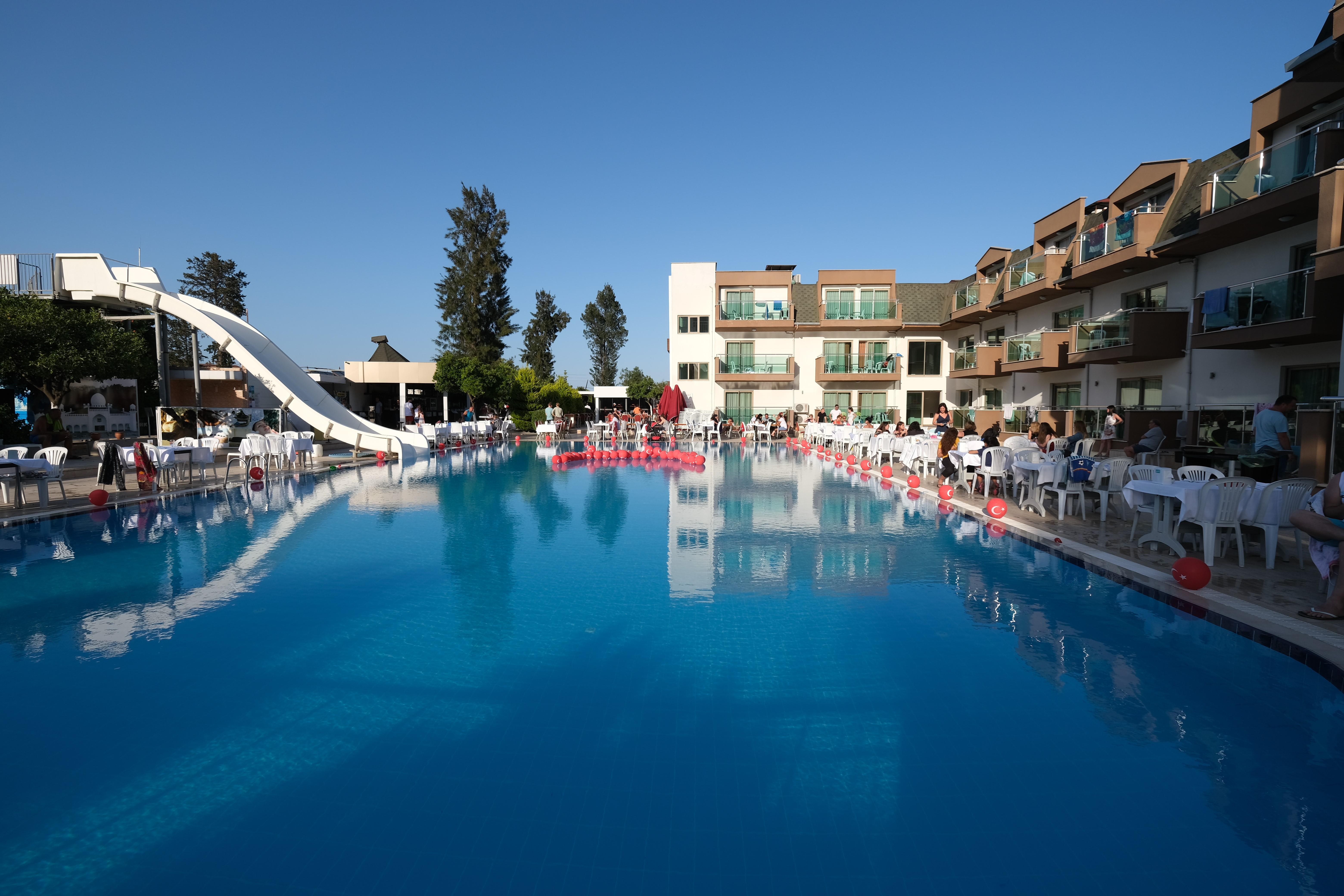 Batont Garden Hotel