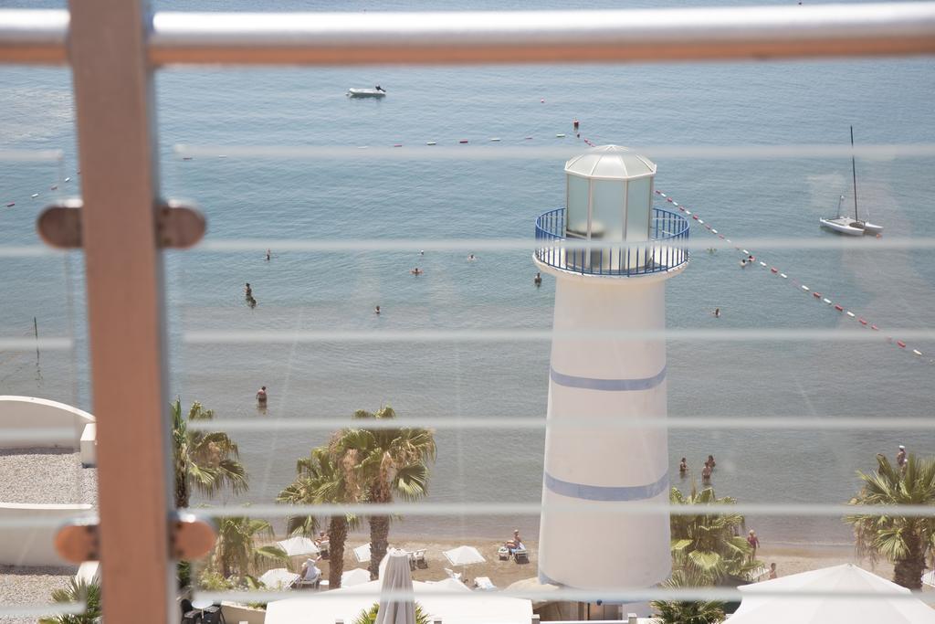 Lighthouse Hotel 4*
