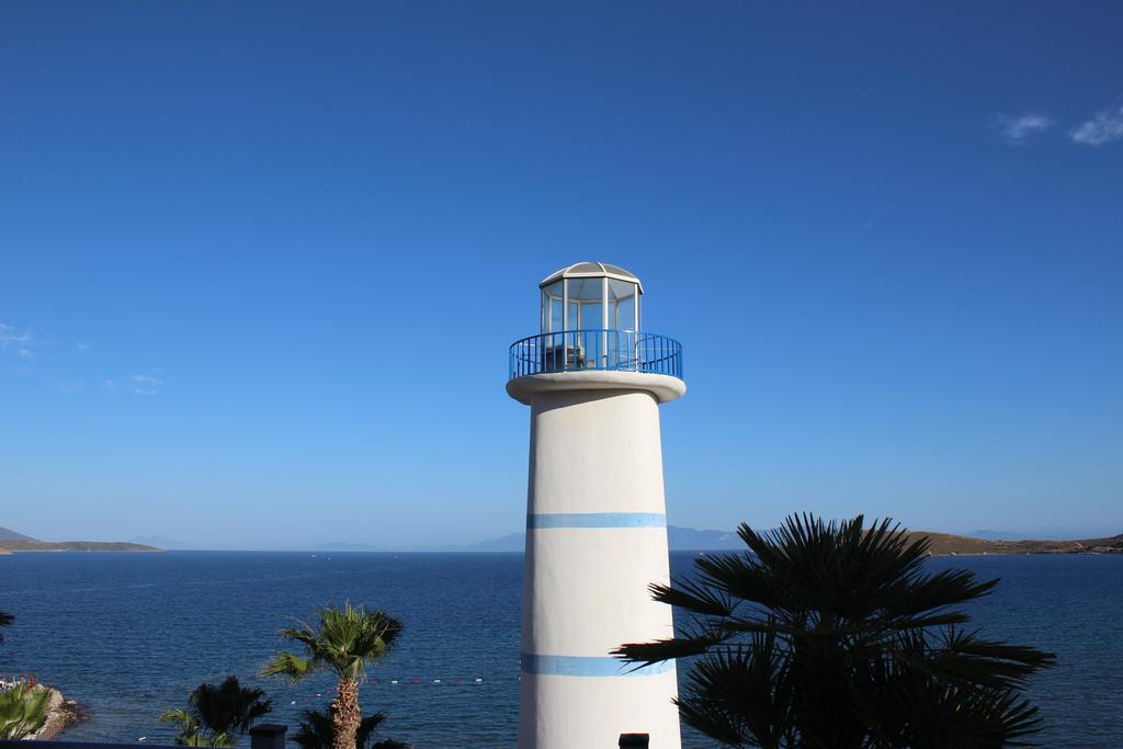 Hotel Lighthouse 4*