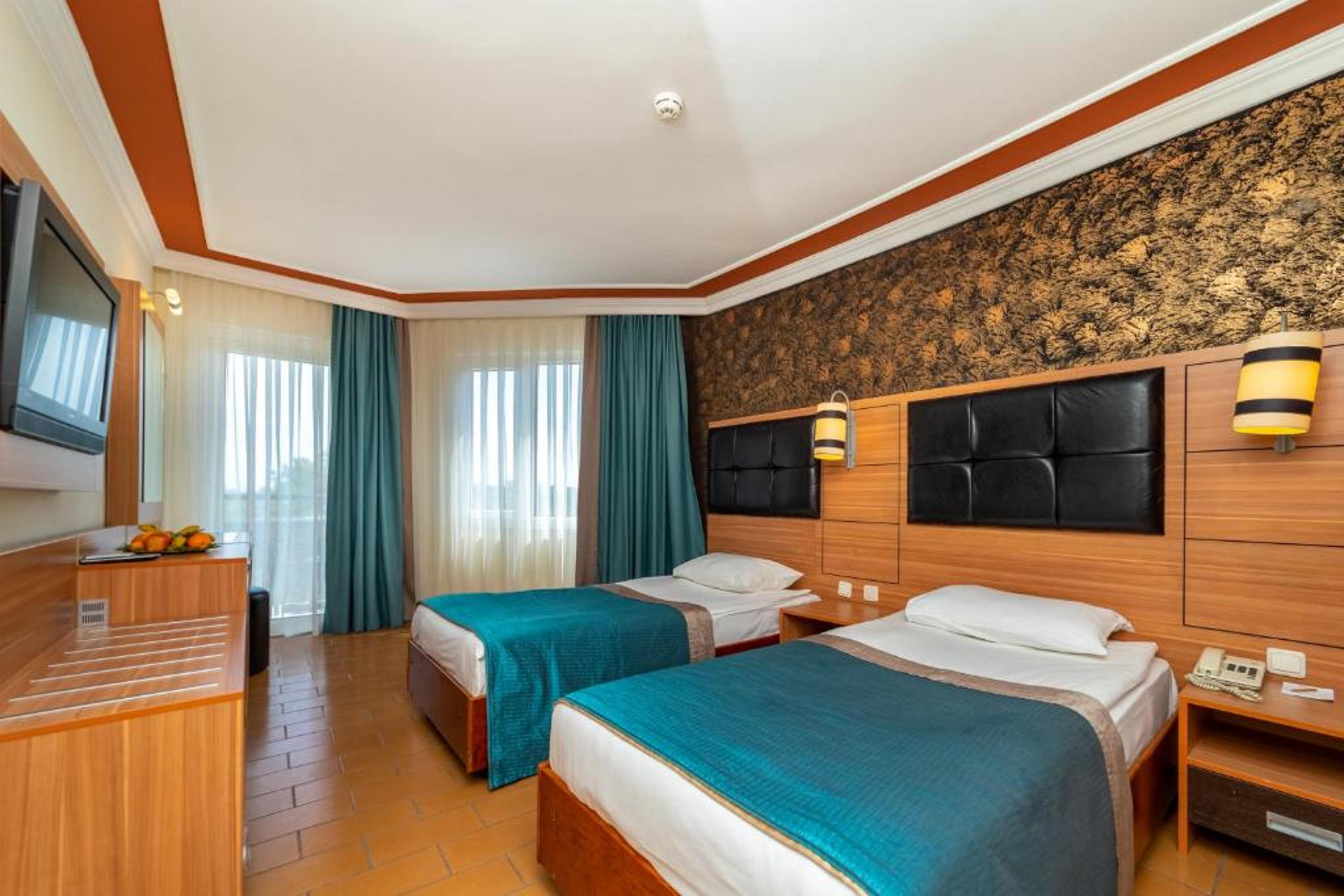 Armas Kaplan Paradise Hotel 4*