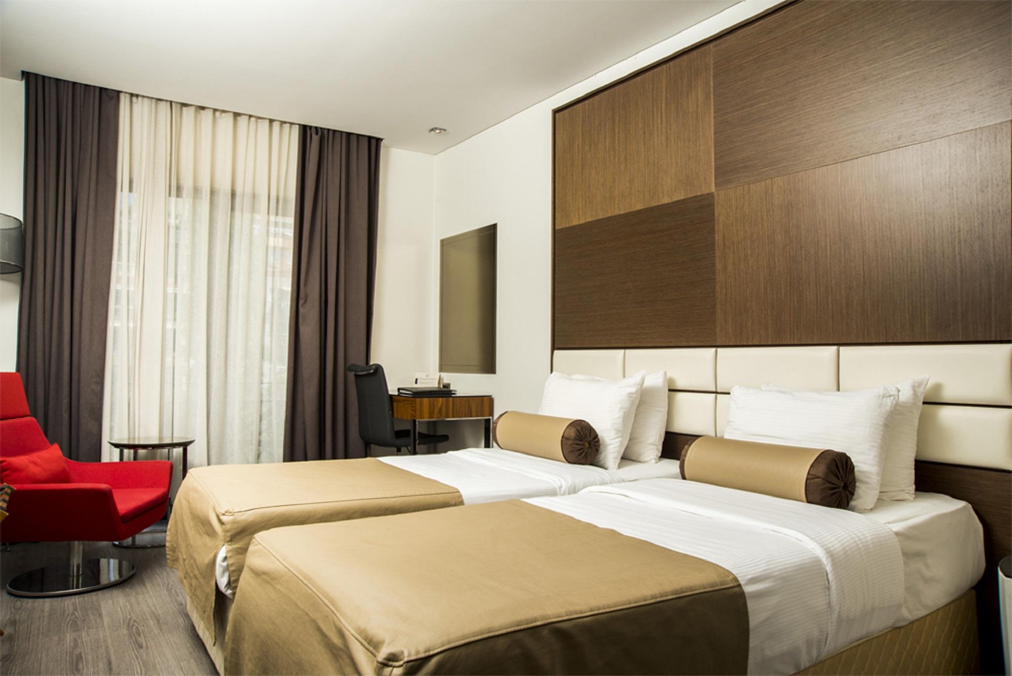 Dora Hotel 4*